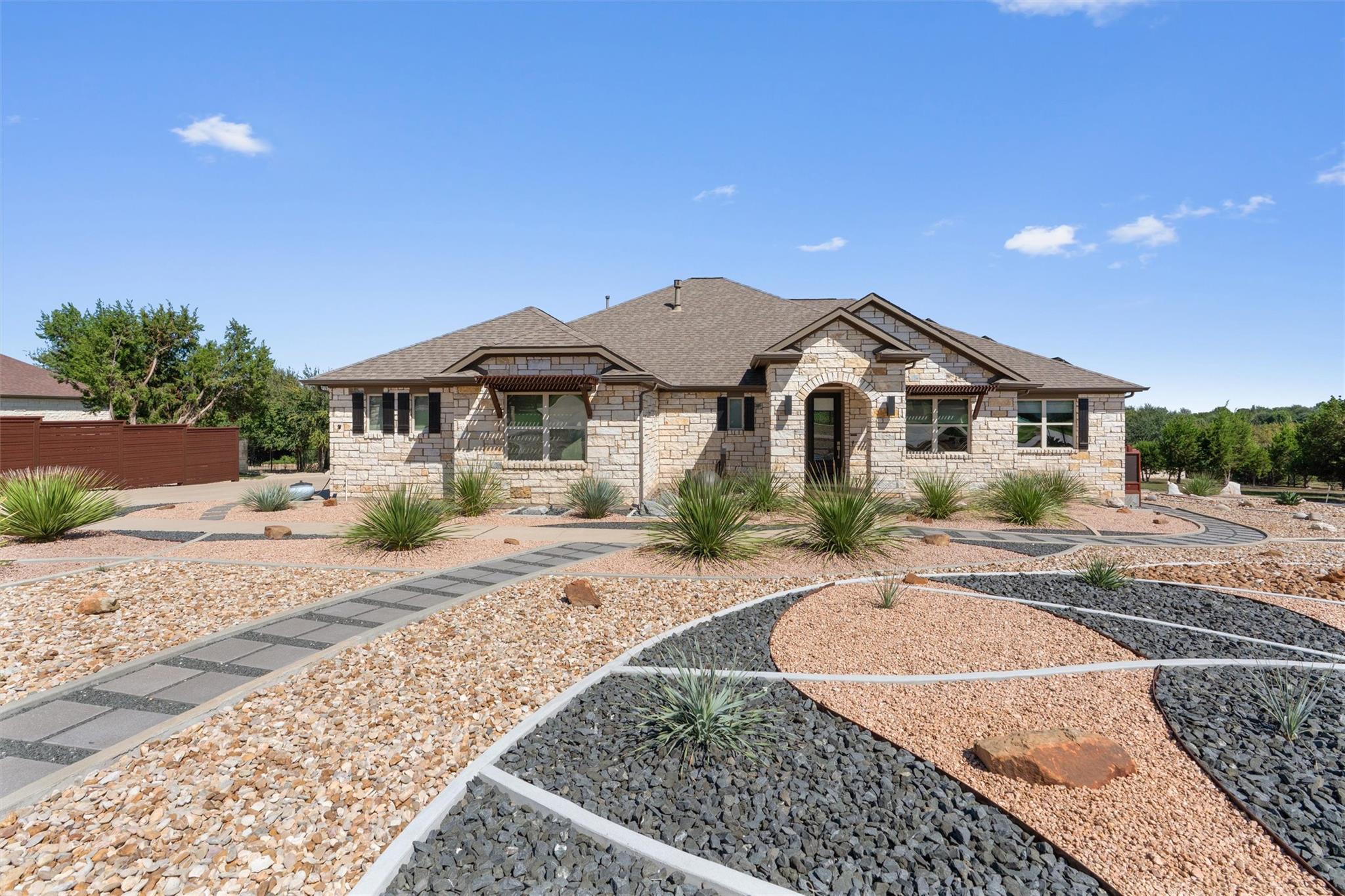 236 Standing Oak DR