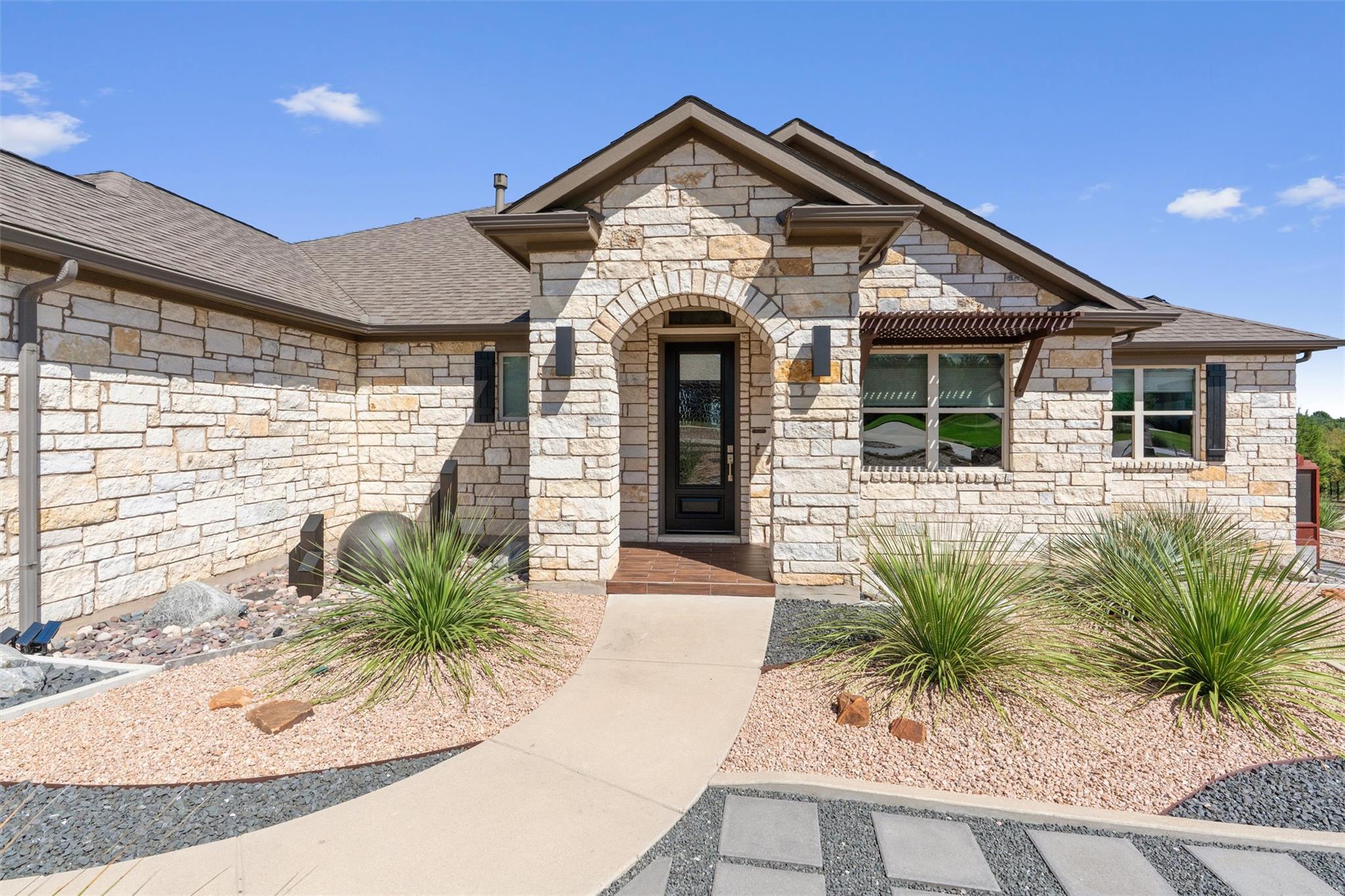 236 Standing Oak DR