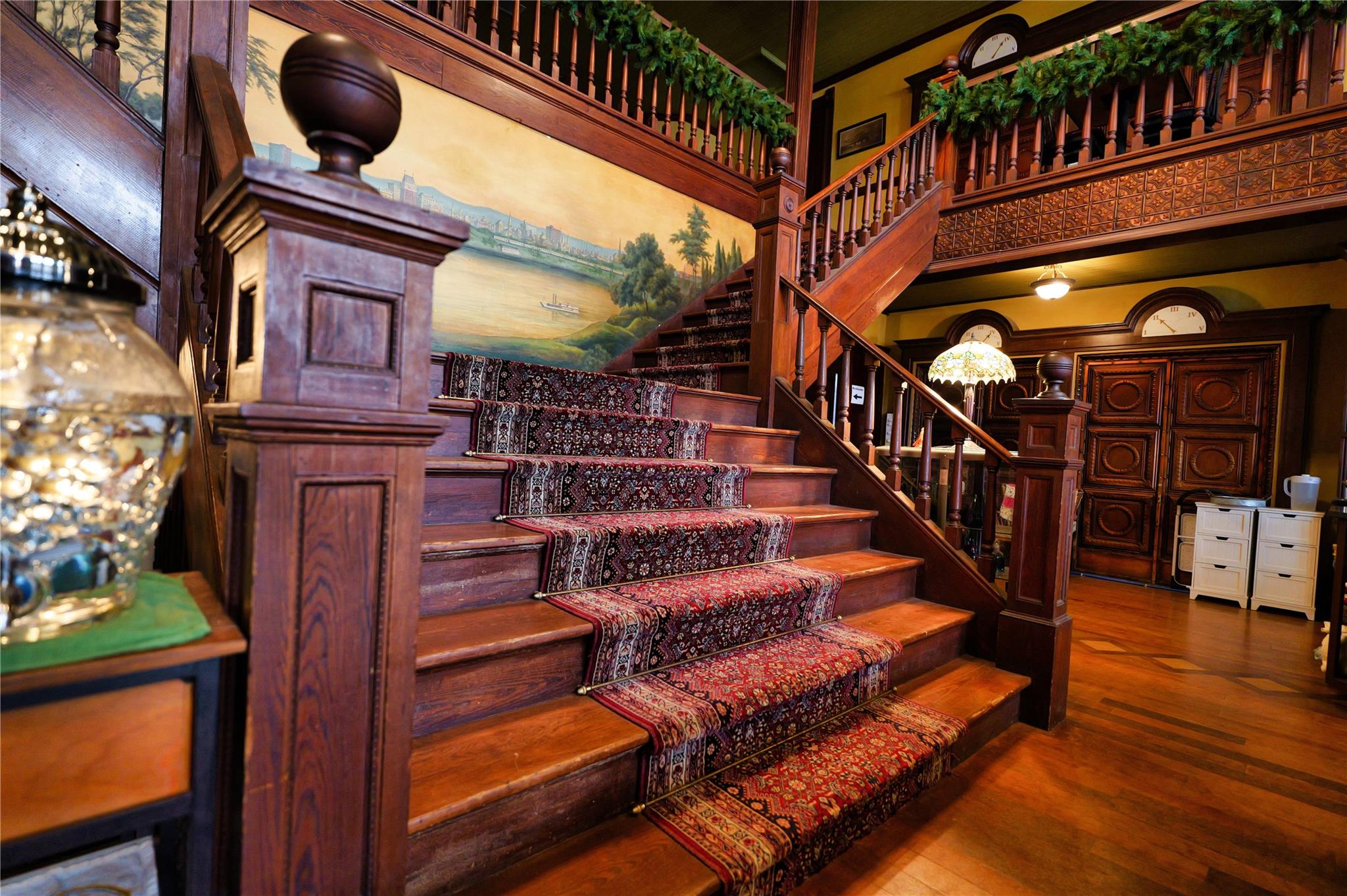 335&330 N Lampasas ST