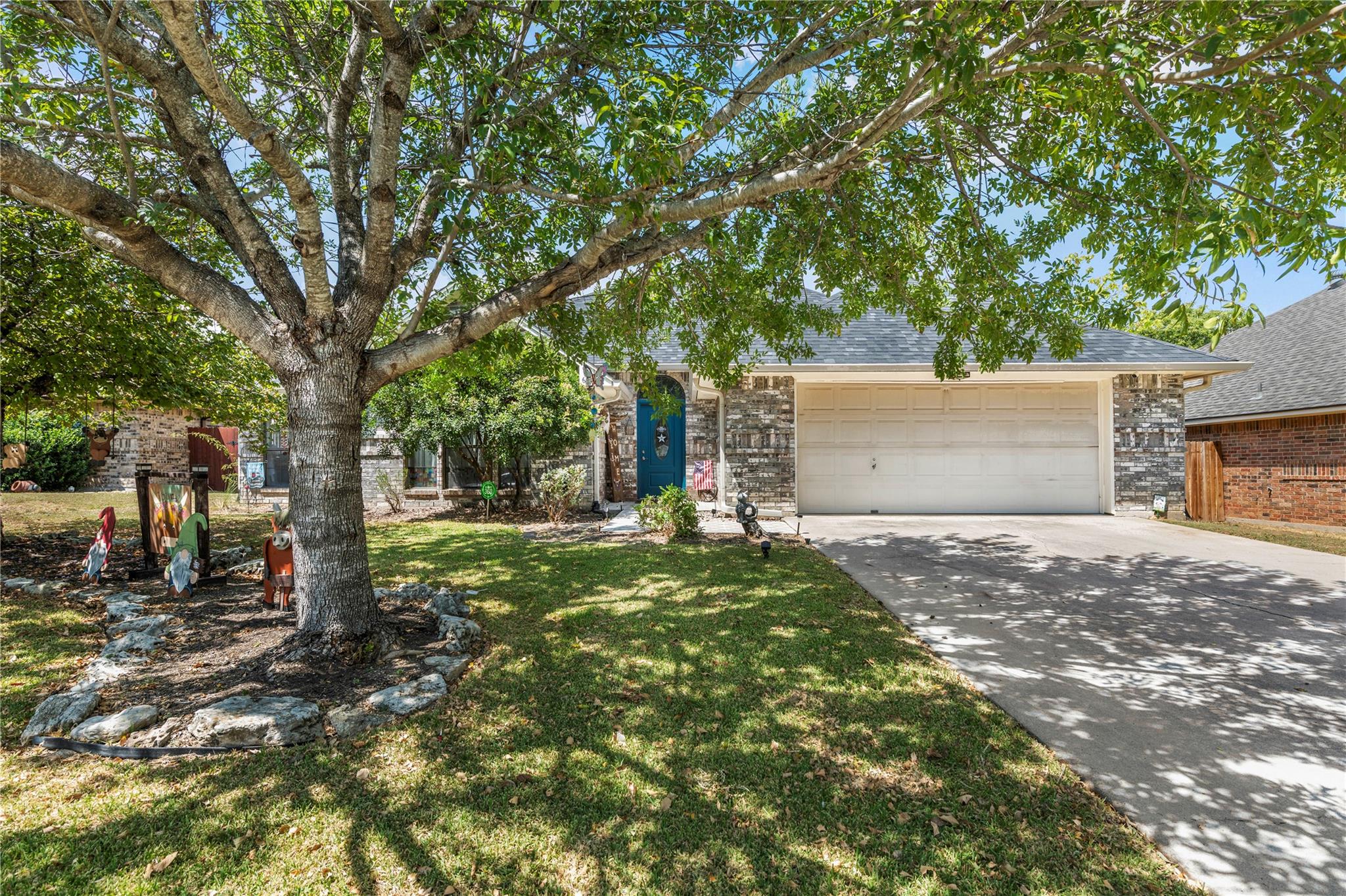 600 Silver Creek DR