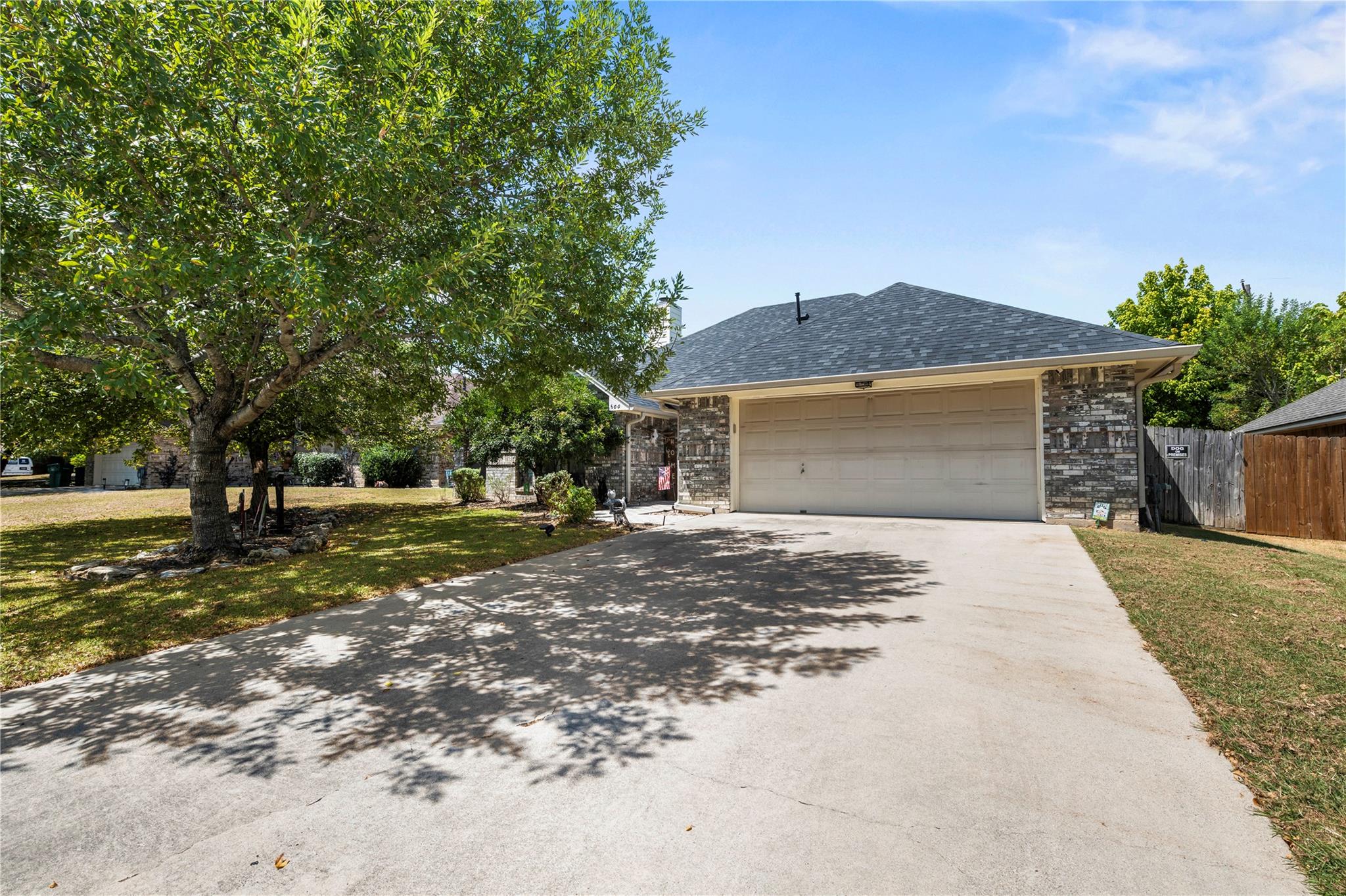 600 Silver Creek DR