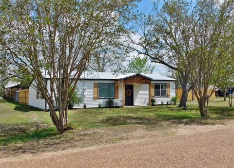 Photo of 205 E Train ST, Ellinger, TX 78938 (MLS # 5581852)