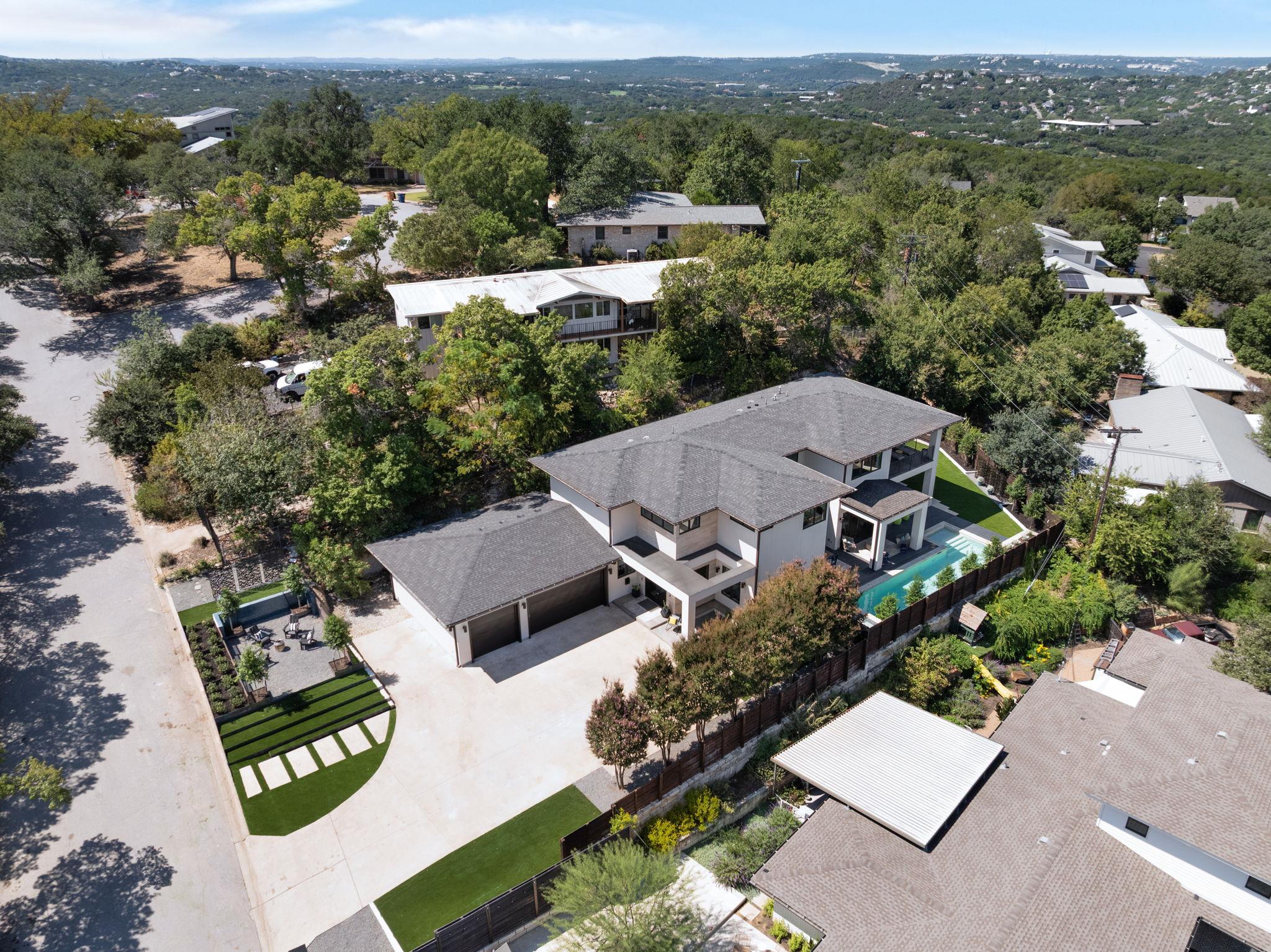 4908 Beverly Skyline