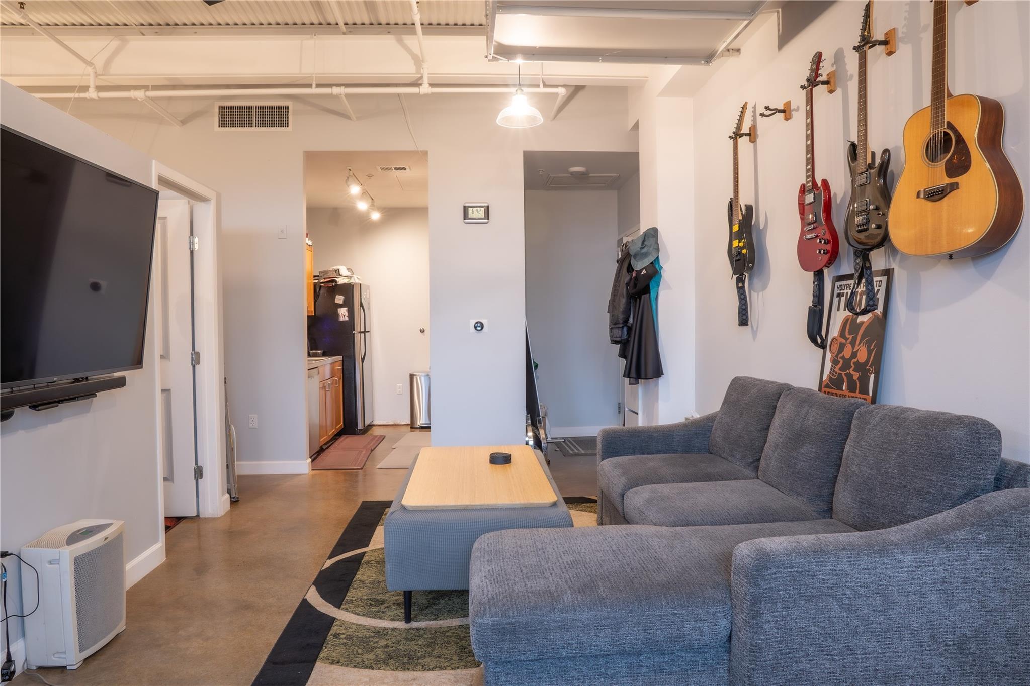 2401 E 6th ST 6100