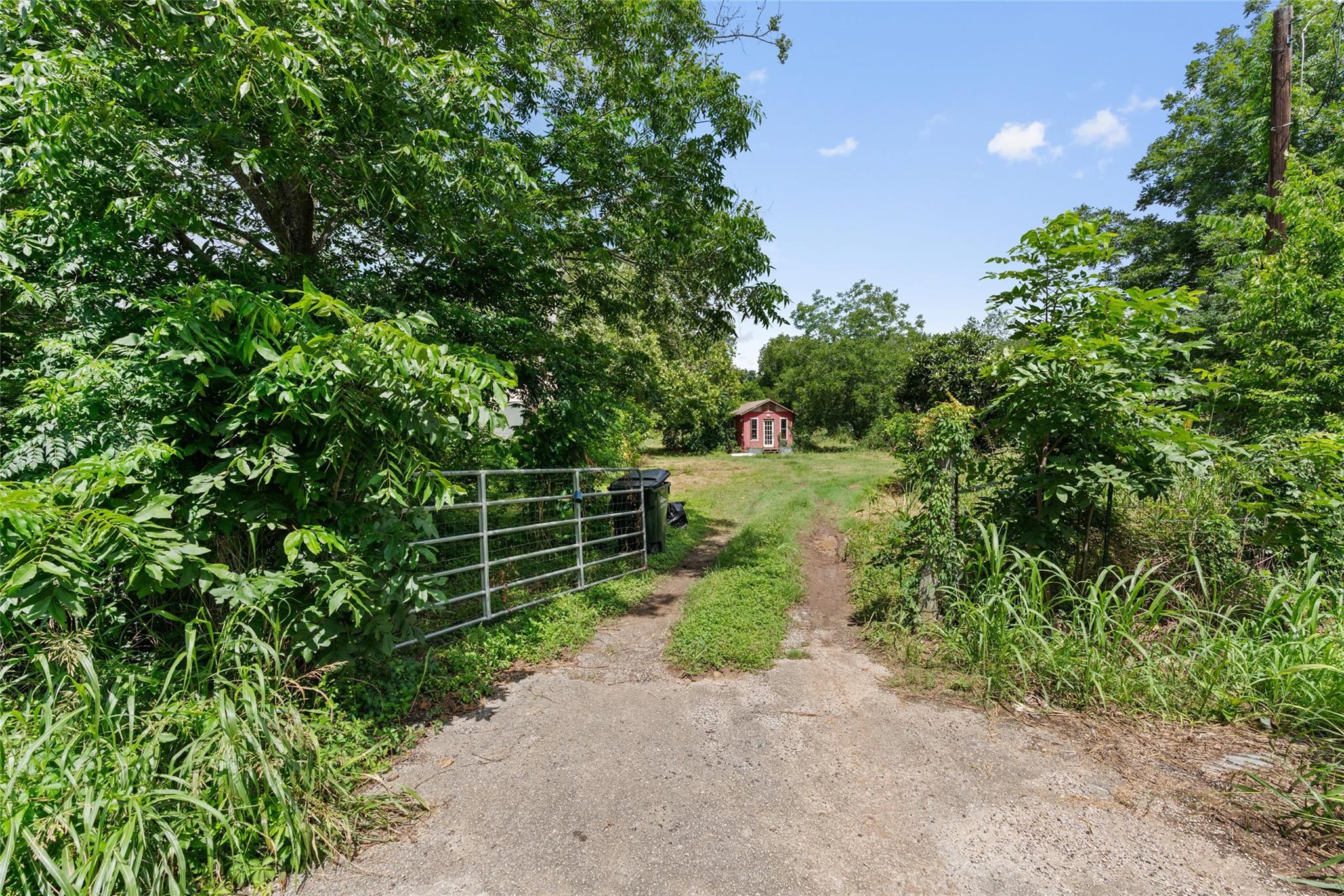 2400 Whirlaway DR