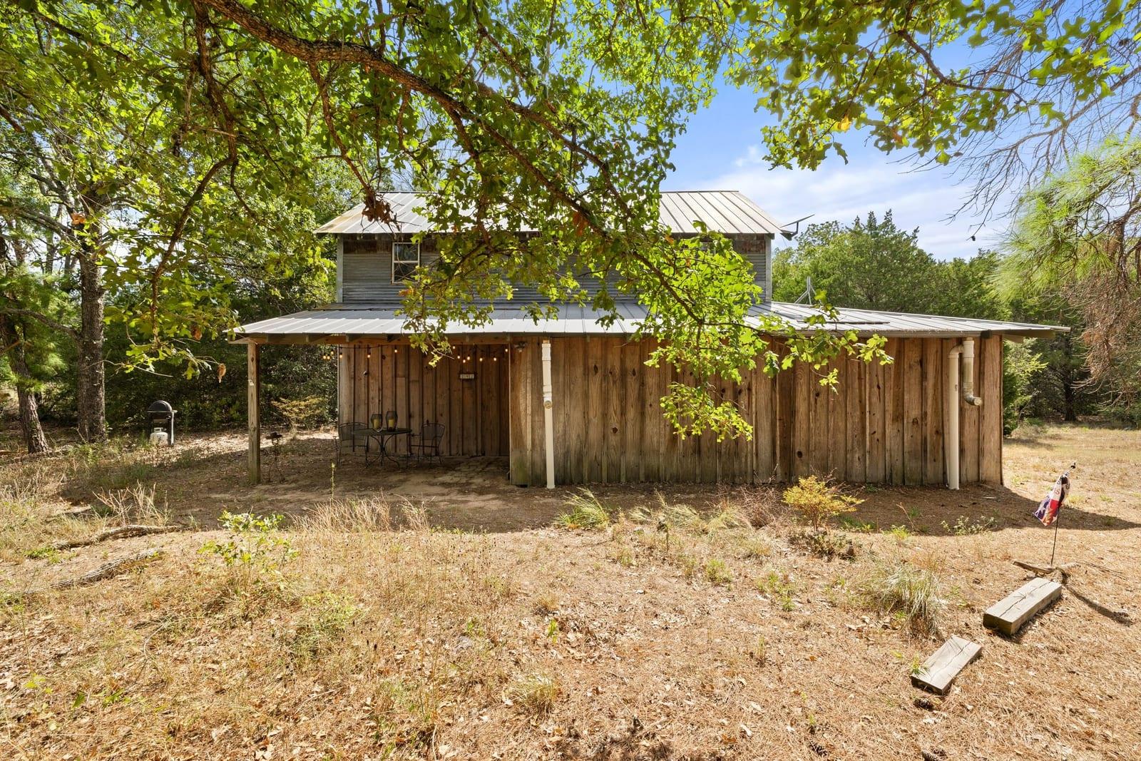 242 Cody LN