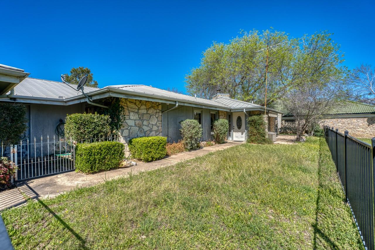 1504 Horseshoe Bay Proper A