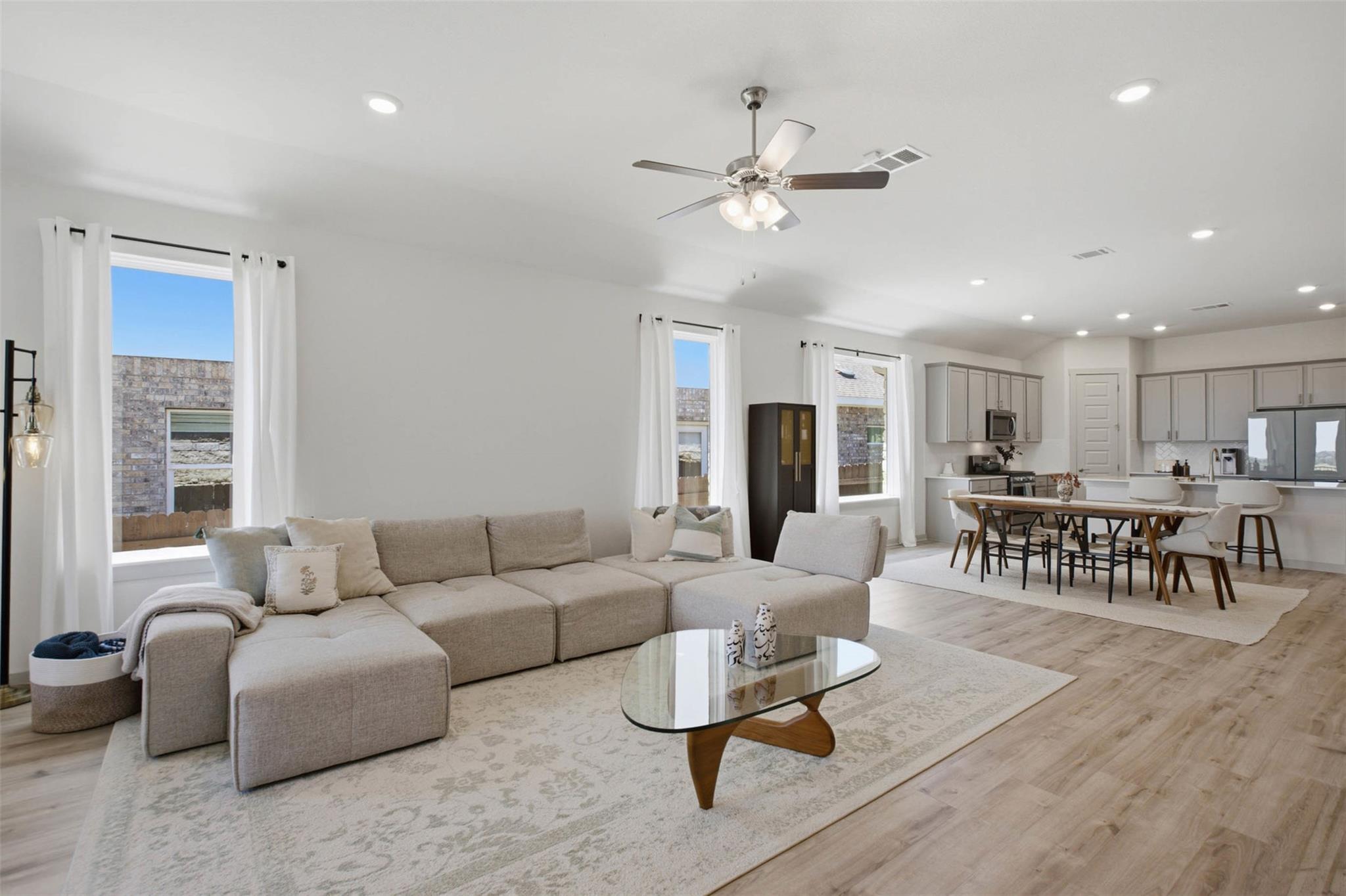 1636 Flying Horseshoe BND