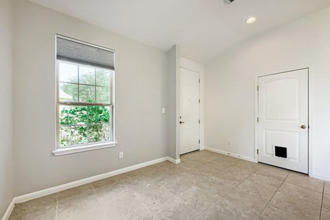 Tiny photo for 417 Anacua LOOP #6, Manchaca, TX 78652 (MLS # 2744858)