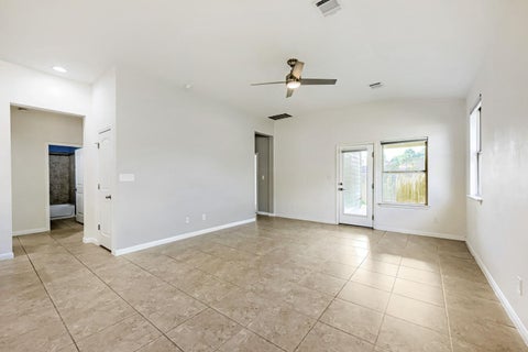 Tiny photo for 417 Anacua LOOP #6, Manchaca, TX 78652 (MLS # 2744858)