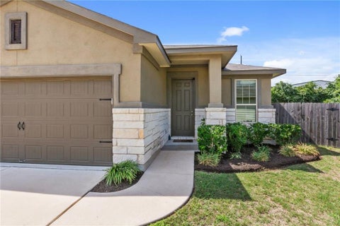 Photo of 417 Anacua LOOP #6, Manchaca, TX 78652 (MLS # 2744858)