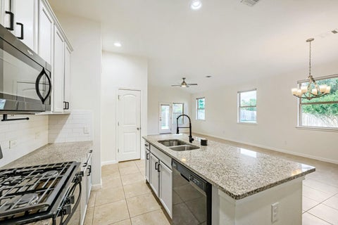Tiny photo for 417 Anacua LOOP #6, Manchaca, TX 78652 (MLS # 2744858)