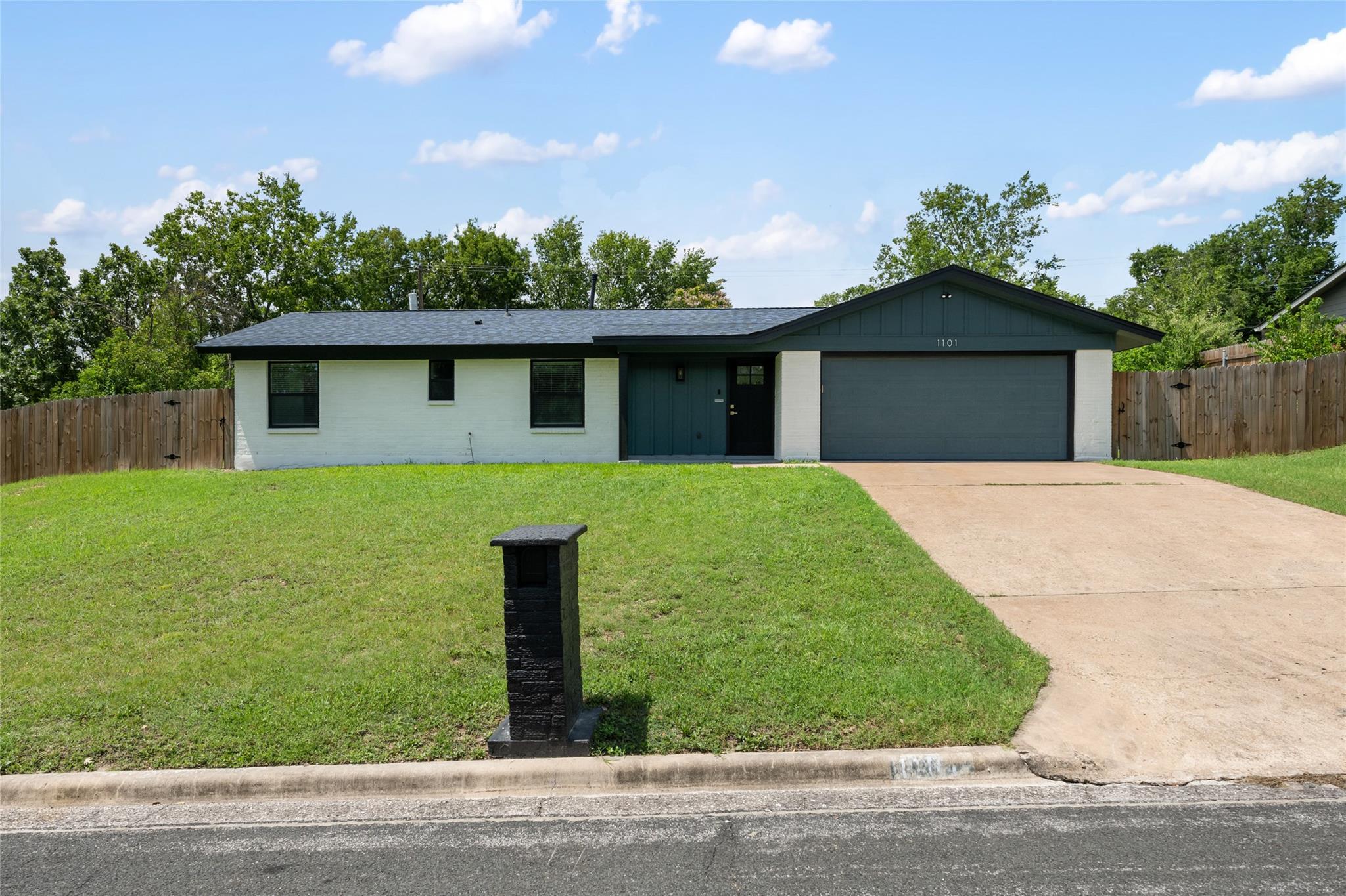 1101 Floradale DR