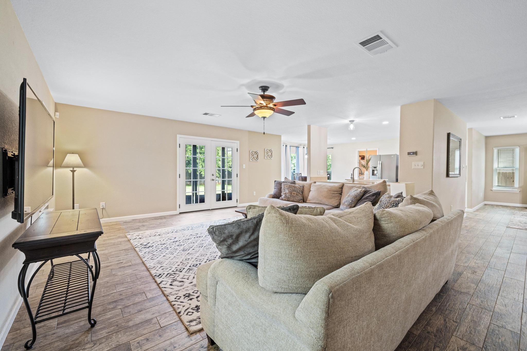 2213 Kimra LN