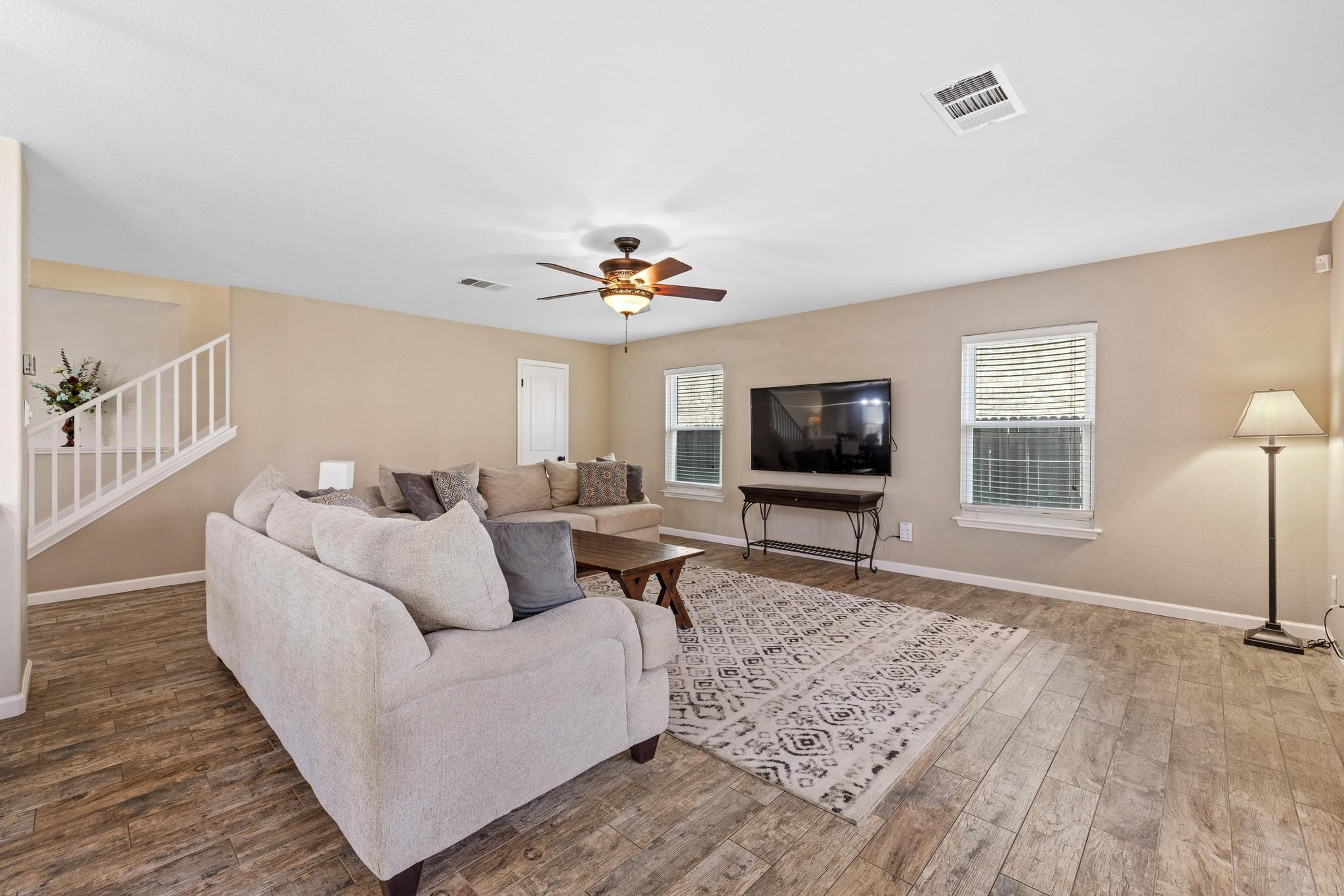 2213 Kimra LN