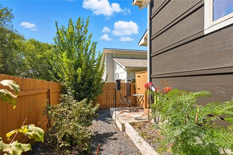 Tiny photo for 2007 Sl Davis Ave #B, Austin, TX 78702 (MLS # 9884304)