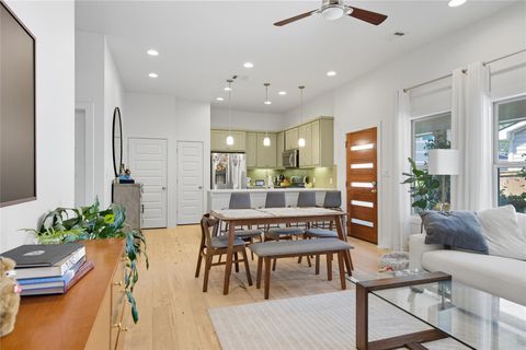 Photo of 2007 Sl Davis Ave #B, Austin, TX 78702 (MLS # 9884304)