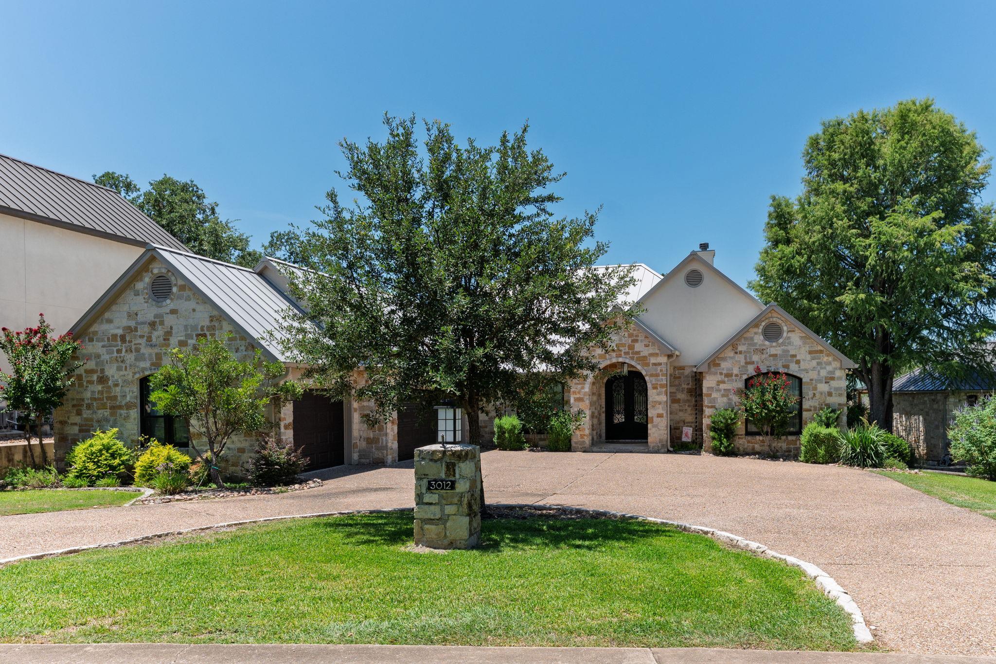 3012 Driftwood LN