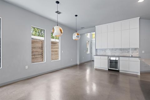 Tiny photo for 1107 Taulbee LN #B, Austin, TX 78757 (MLS # 1087667)