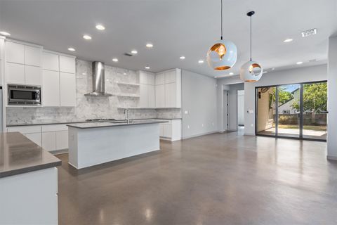 Tiny photo for 1107 Taulbee LN #B, Austin, TX 78757 (MLS # 1087667)