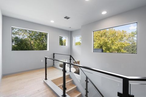 Tiny photo for 1107 Taulbee LN #B, Austin, TX 78757 (MLS # 1087667)