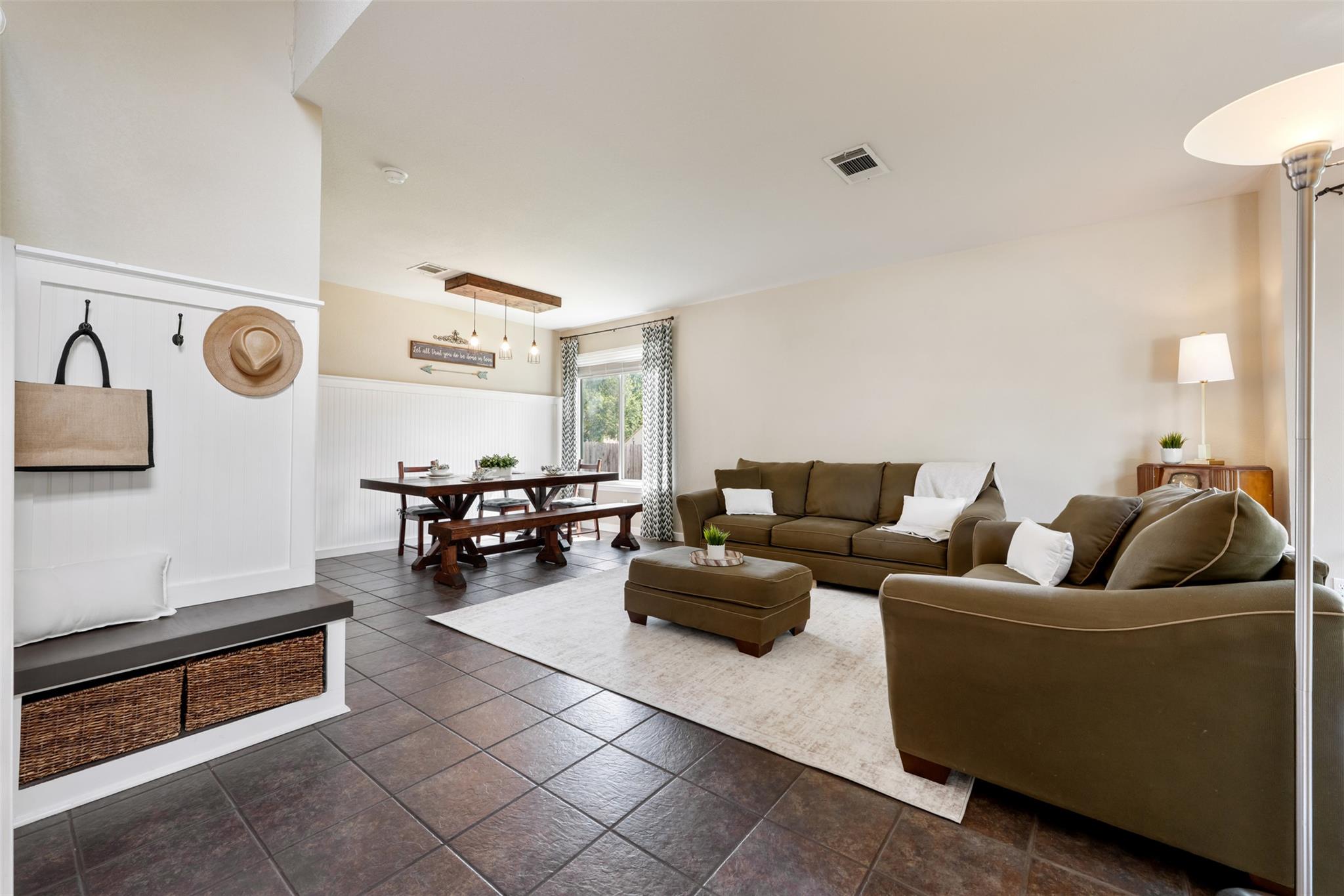 901 Forest TRL