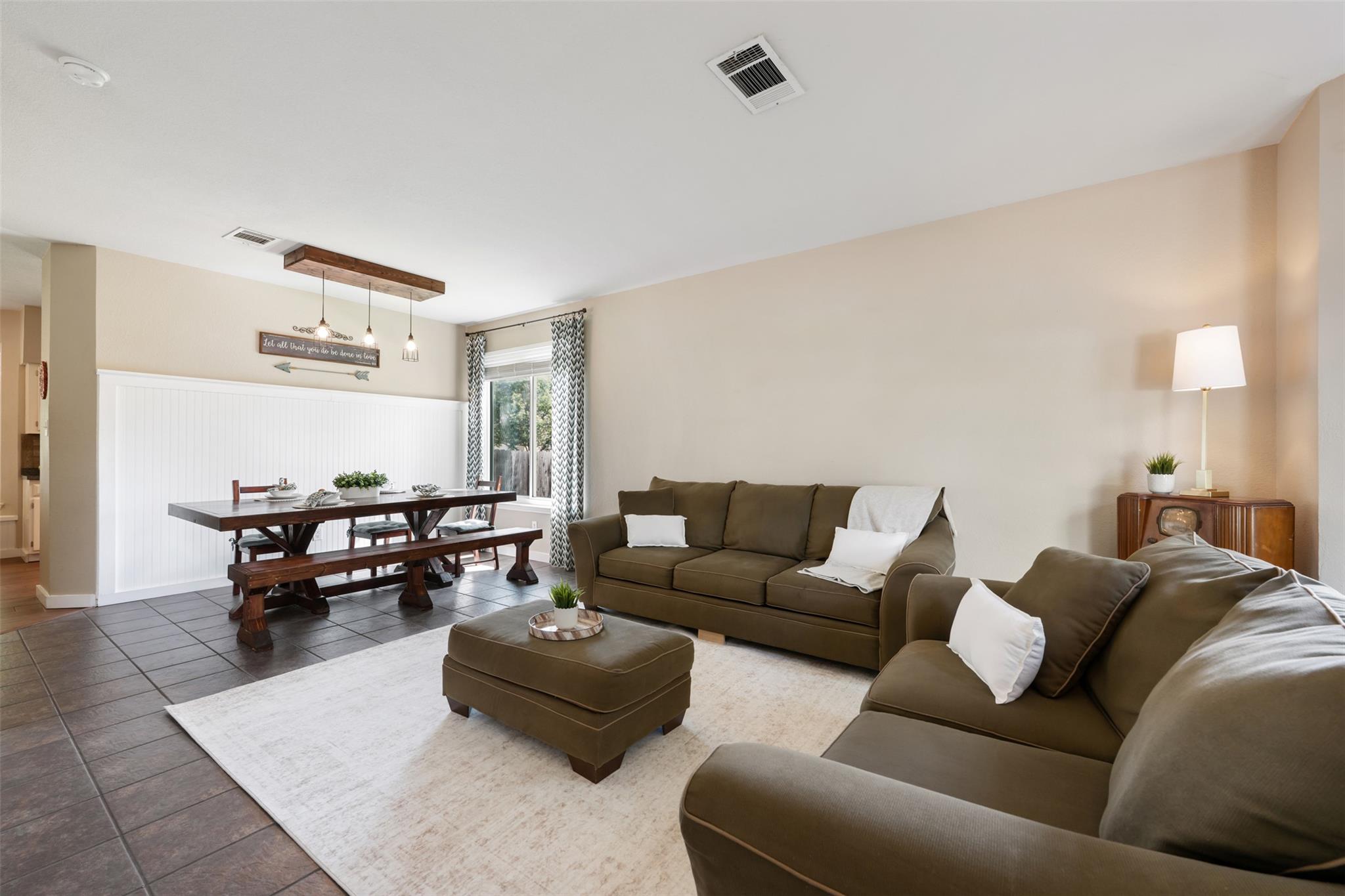 901 Forest TRL