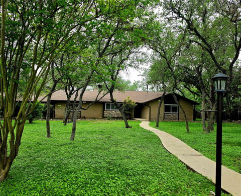 Photo of 817 Willow Creek CIR, San Marcos, TX 78666 (MLS # 2375425)