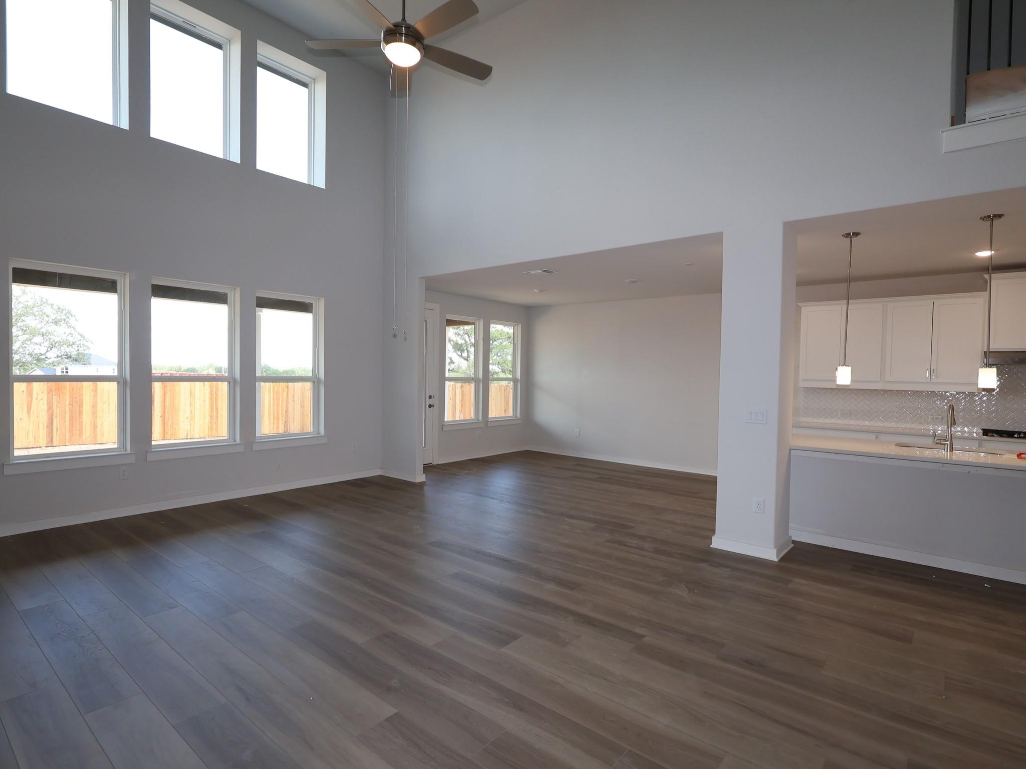 916 Frisco LN