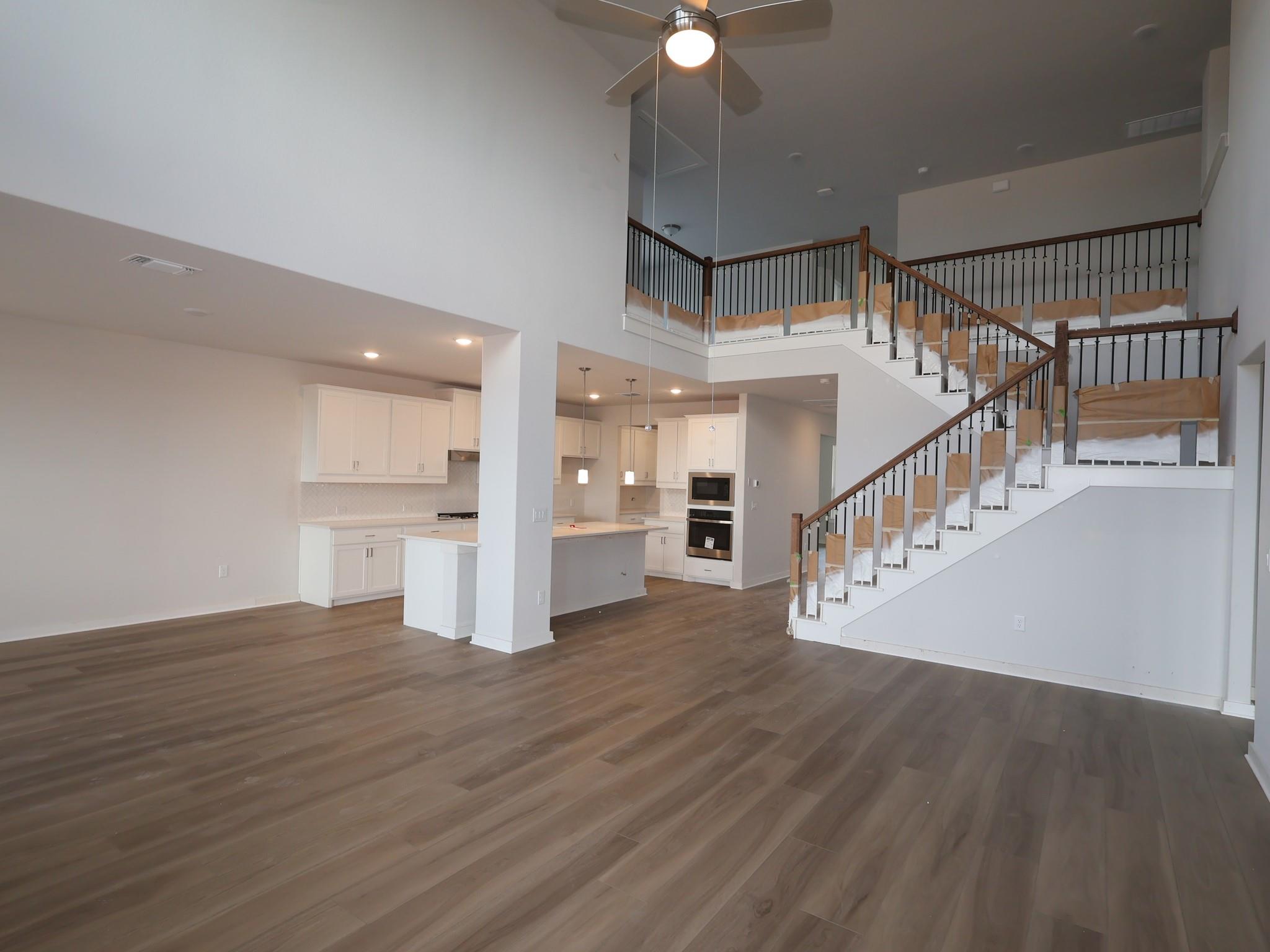 916 Frisco LN