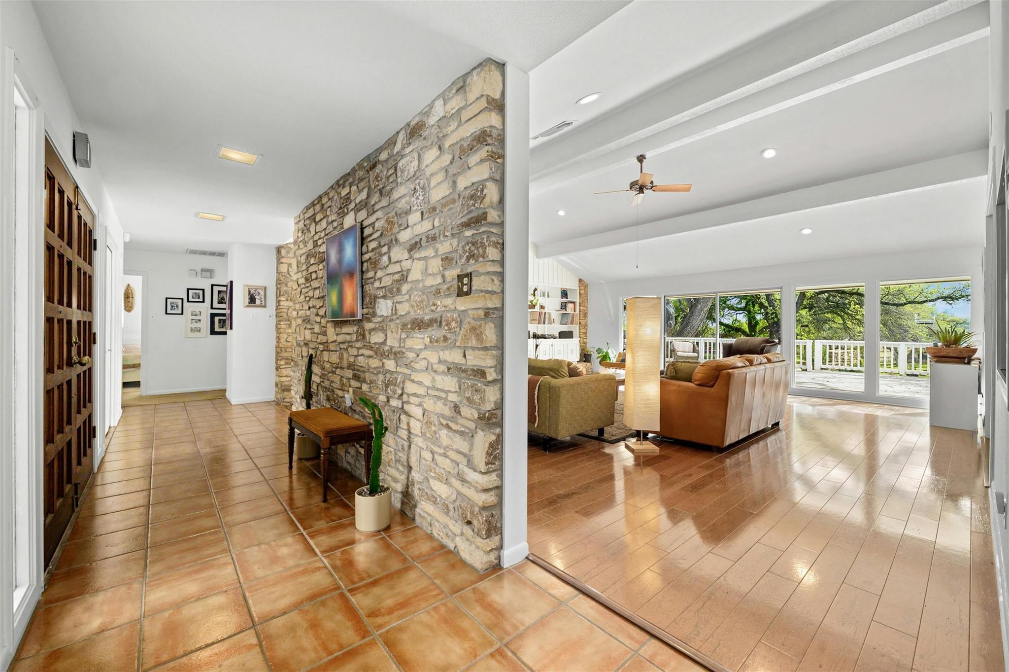 40 Brookhollow DR