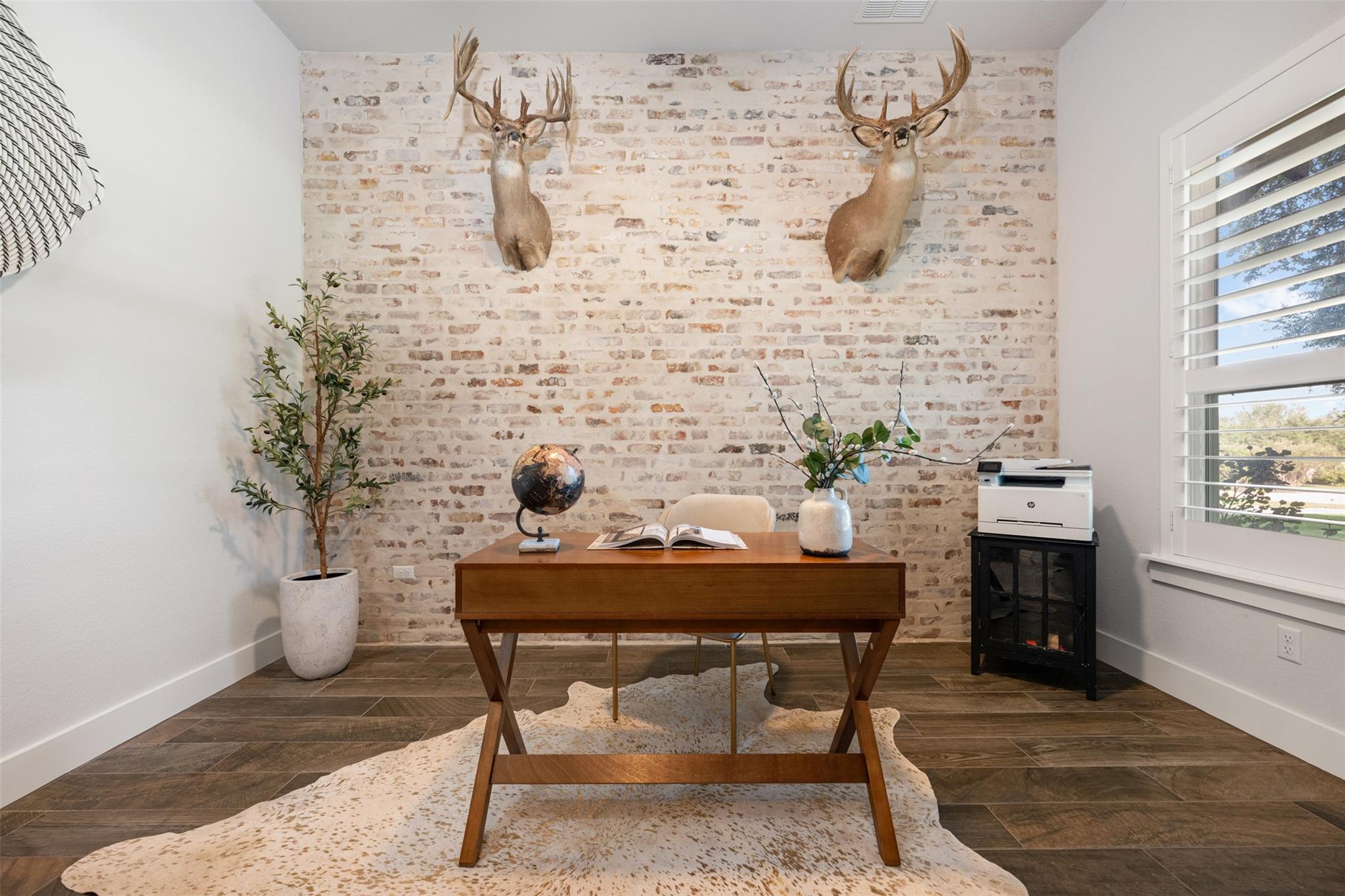 220 Highland Oaks