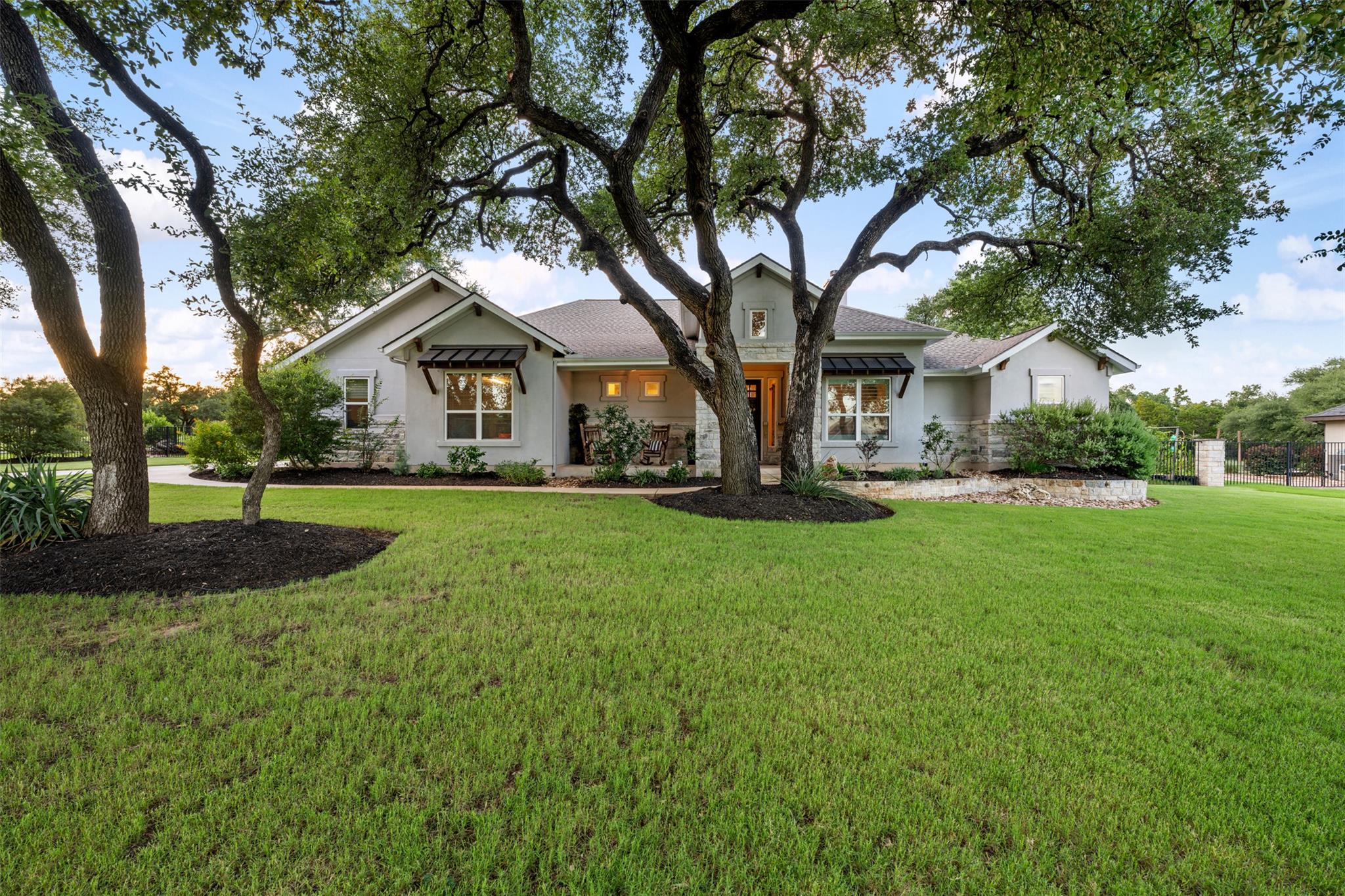 220 Highland Oaks