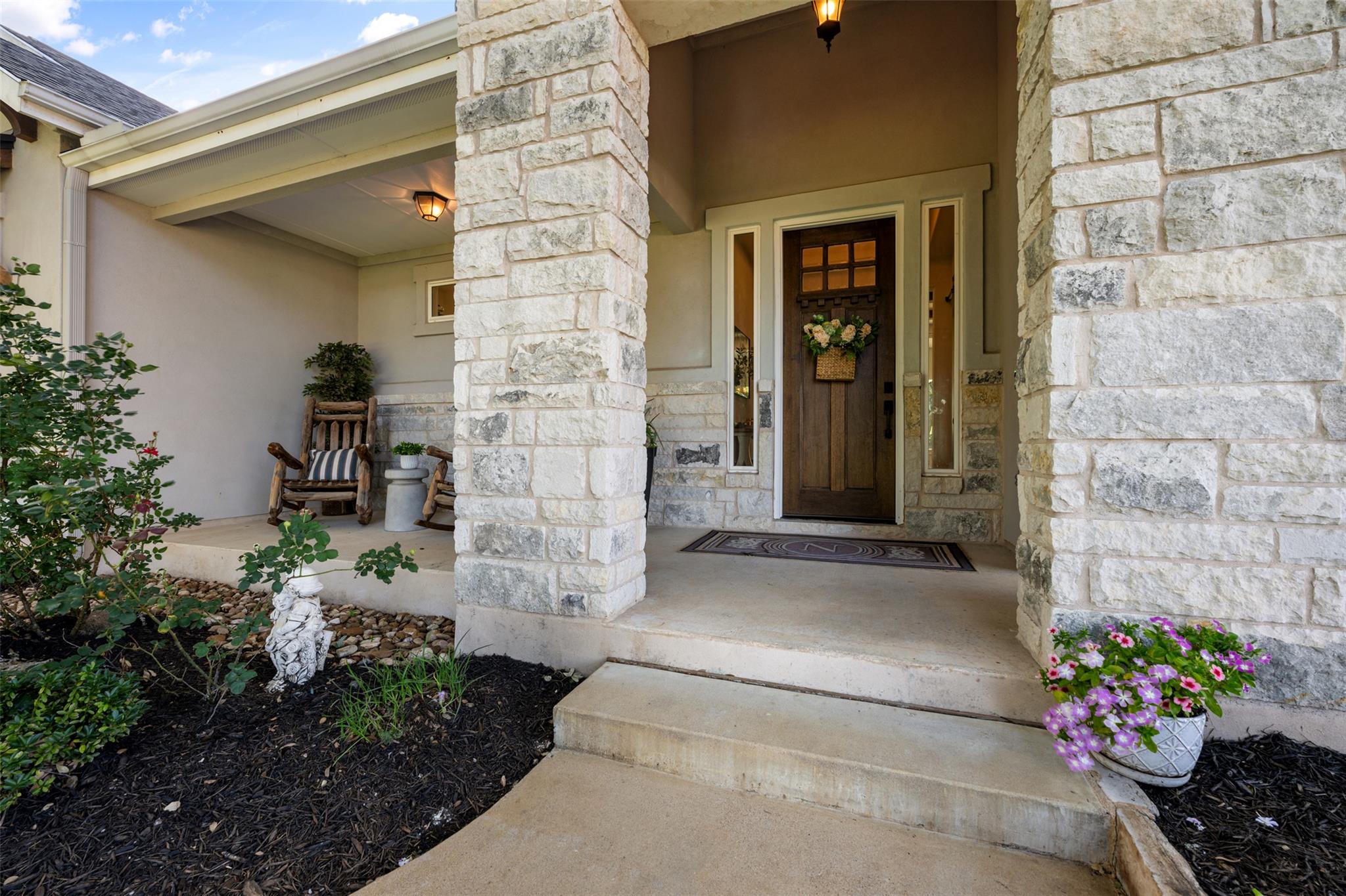 220 Highland Oaks