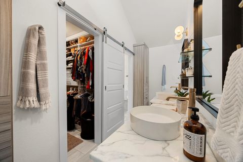 Tiny photo for 7643 Parkview CIR, Austin, TX 78731 (MLS # 1201810)