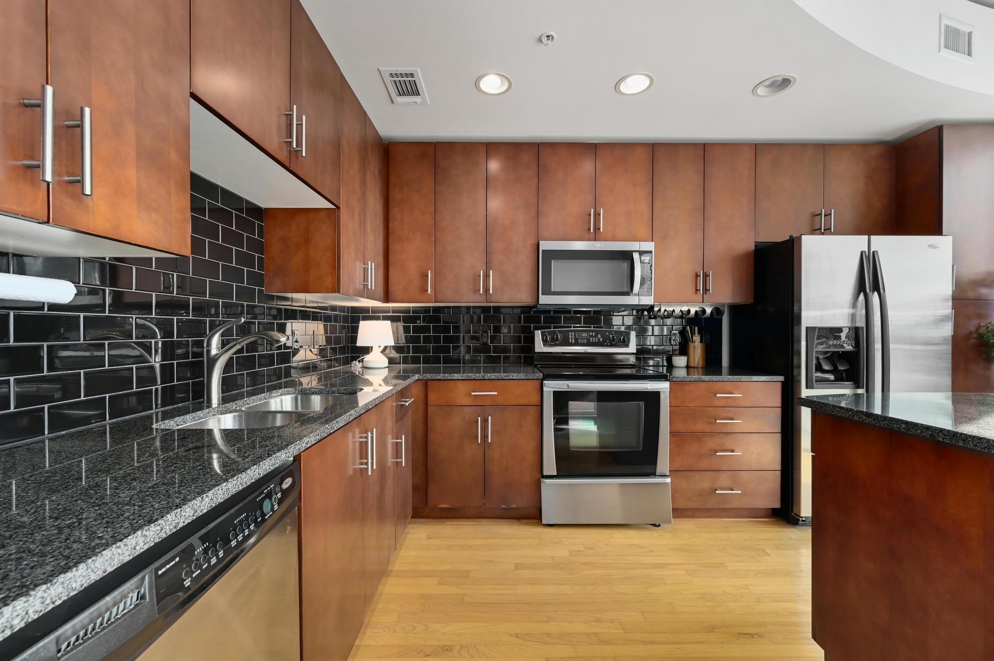 360 Nueces ST 1903