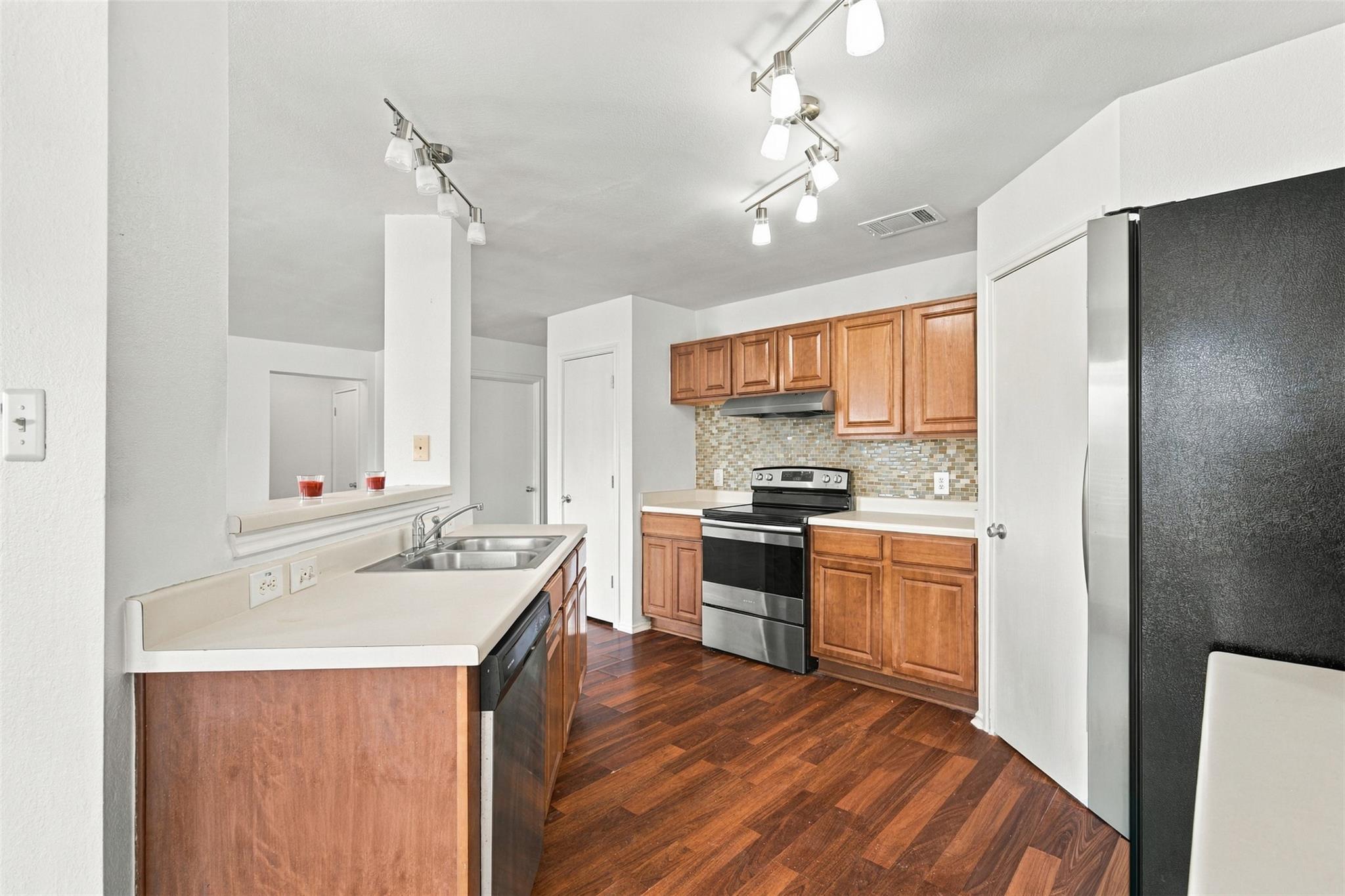 1010 Meandering Creek CV
