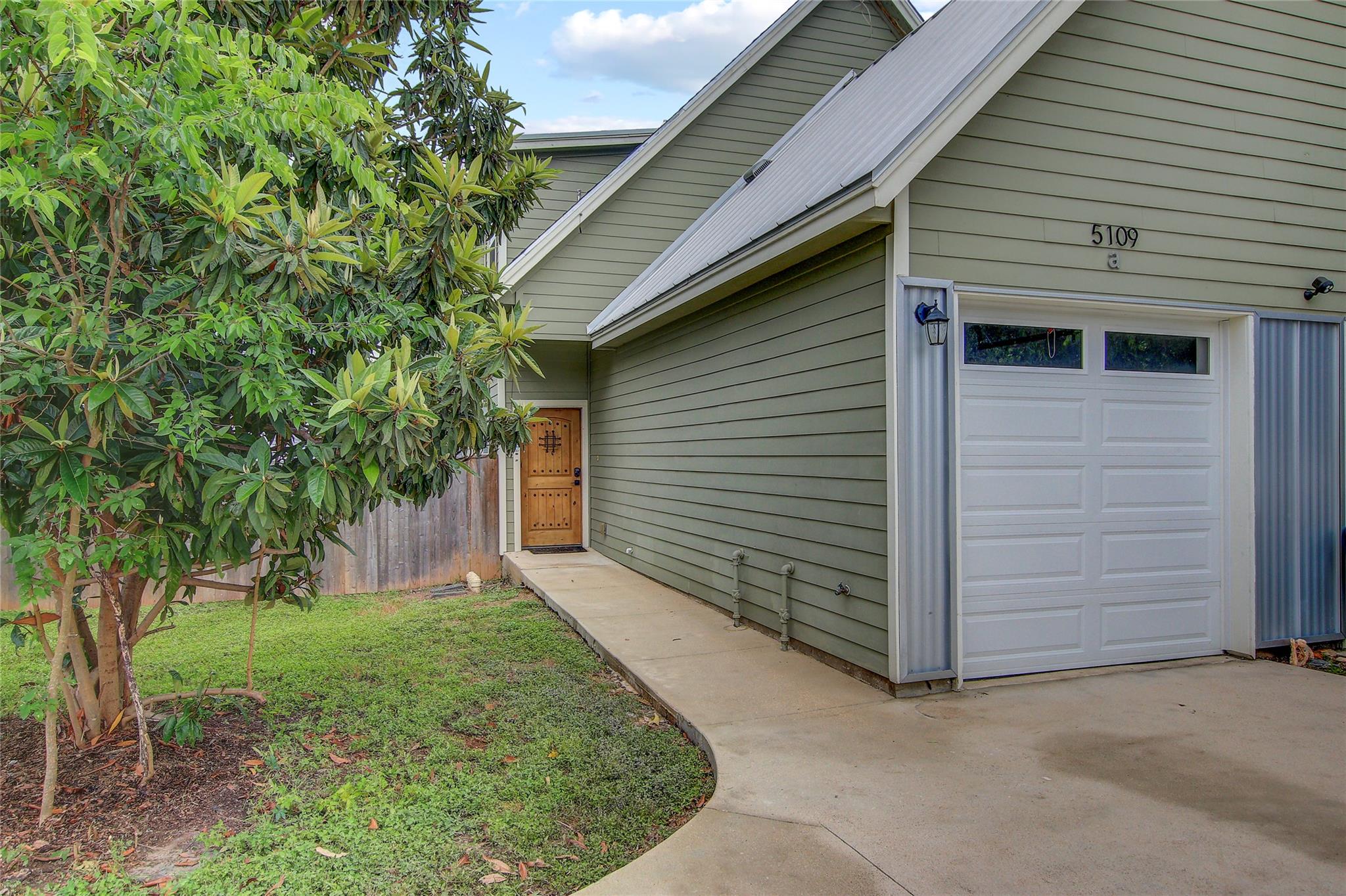 5109 Lott Ave