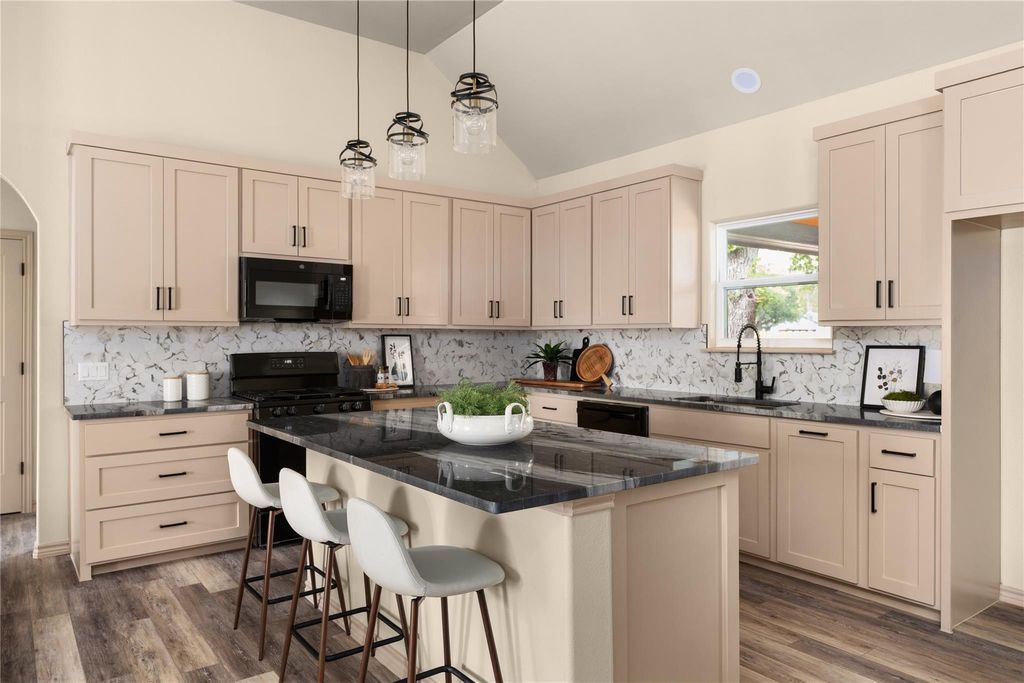 Photo of 417 S Blanco ST, Lockhart, TX 78644 (MLS # 6319671)