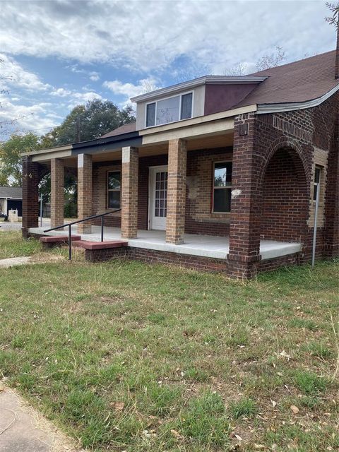 A home in Luling