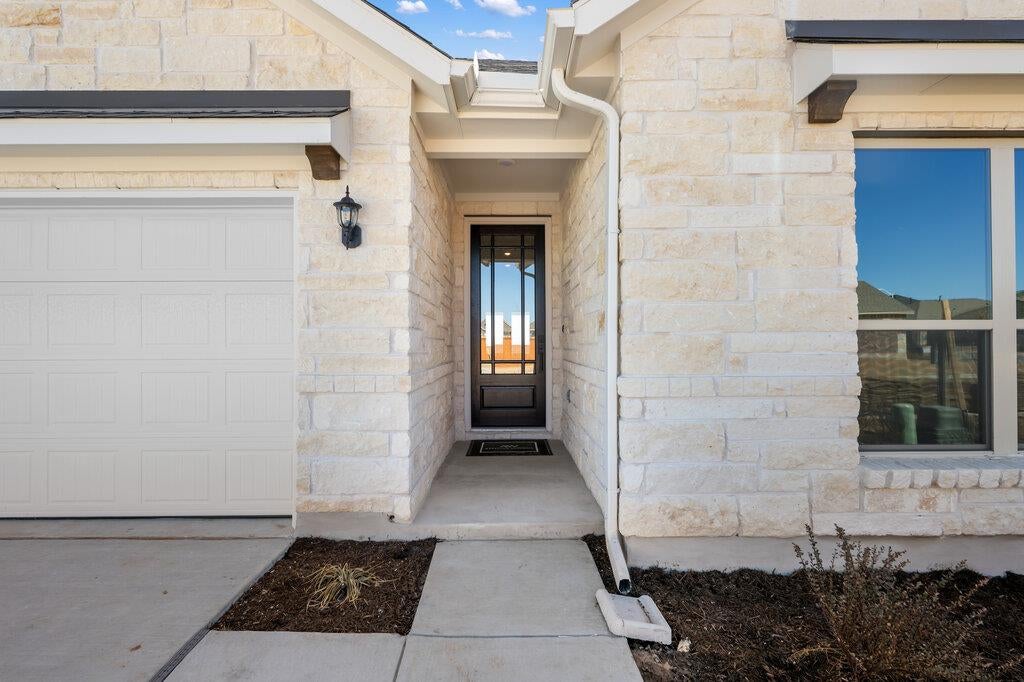 540 Redding WAY