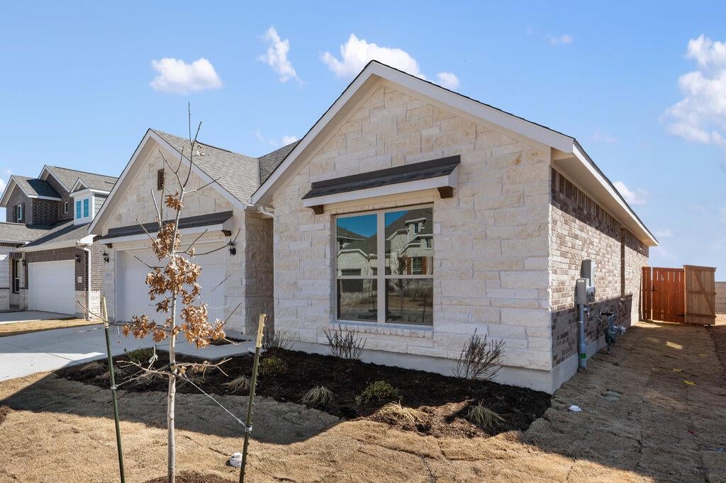 540 Redding WAY