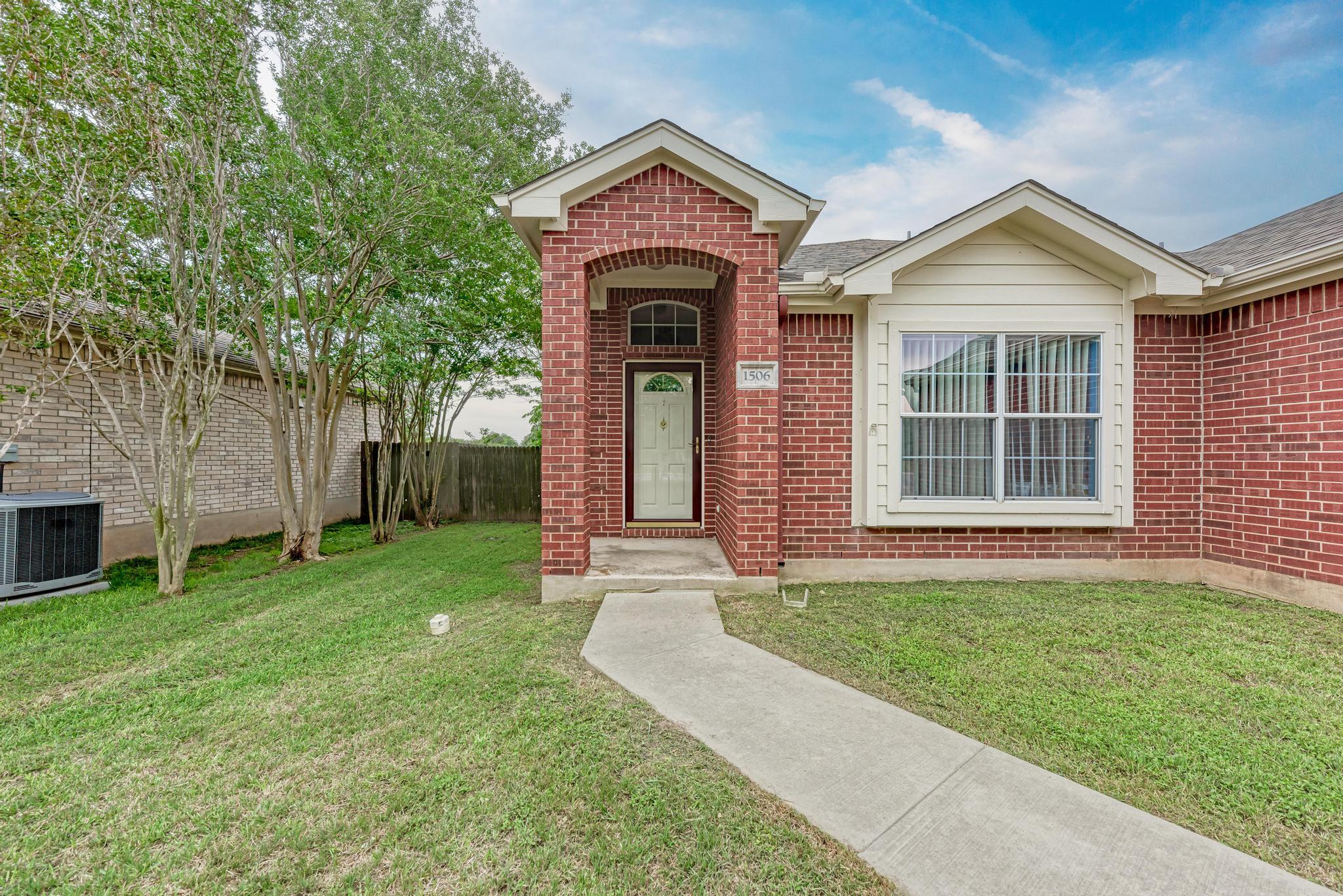 1506 Colton LN