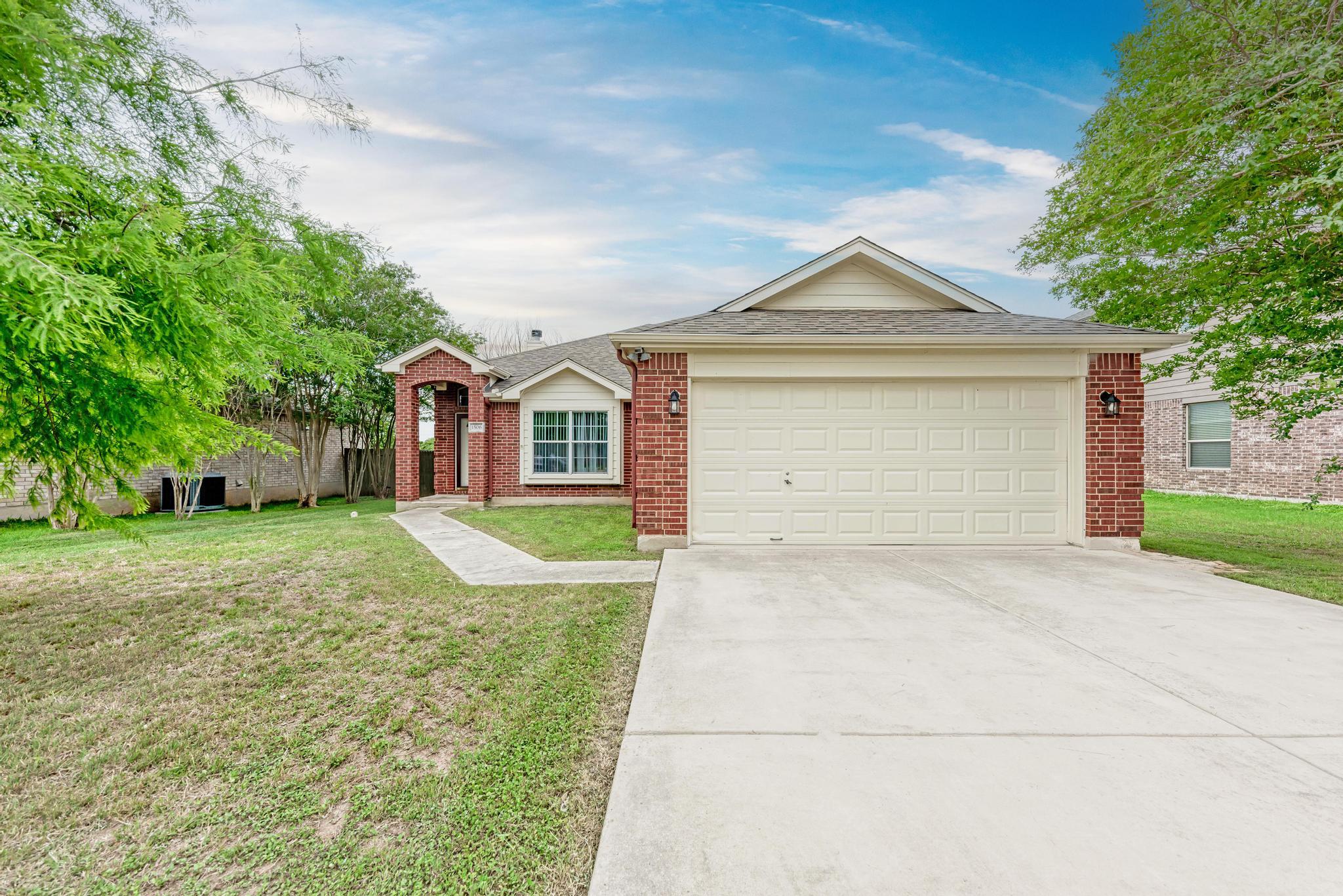 1506 Colton LN