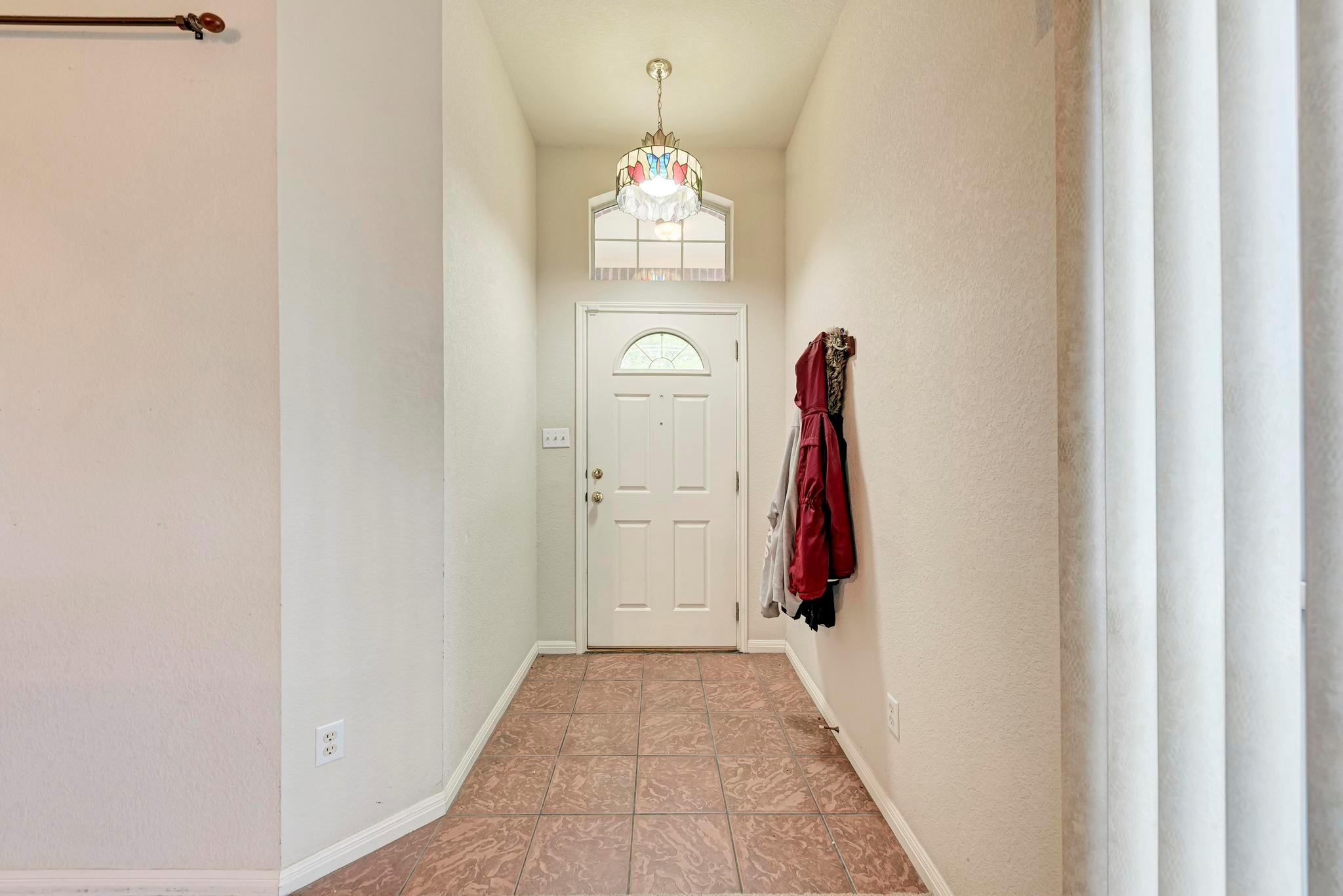 1506 Colton LN
