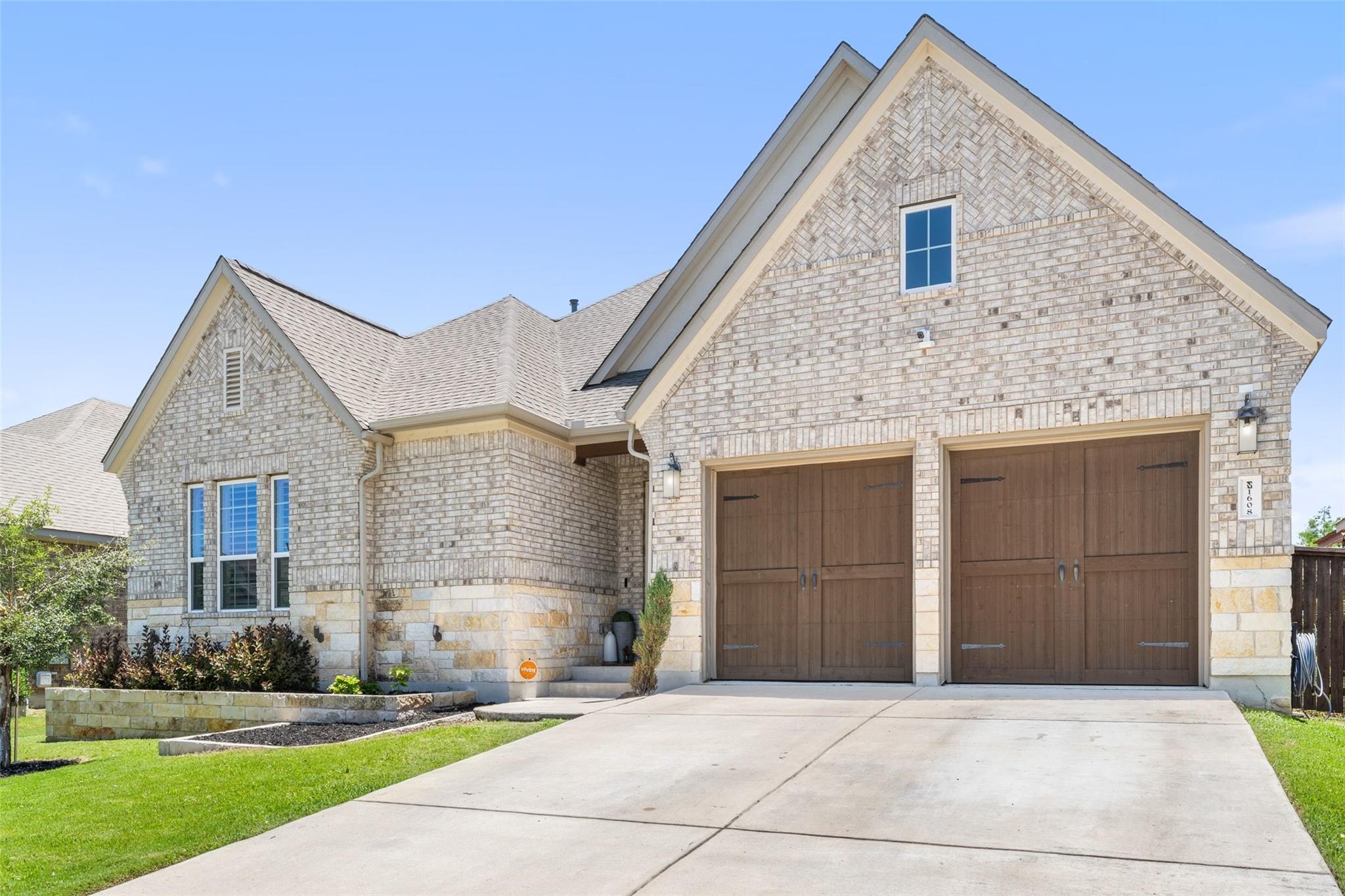 1608 Carmine DR