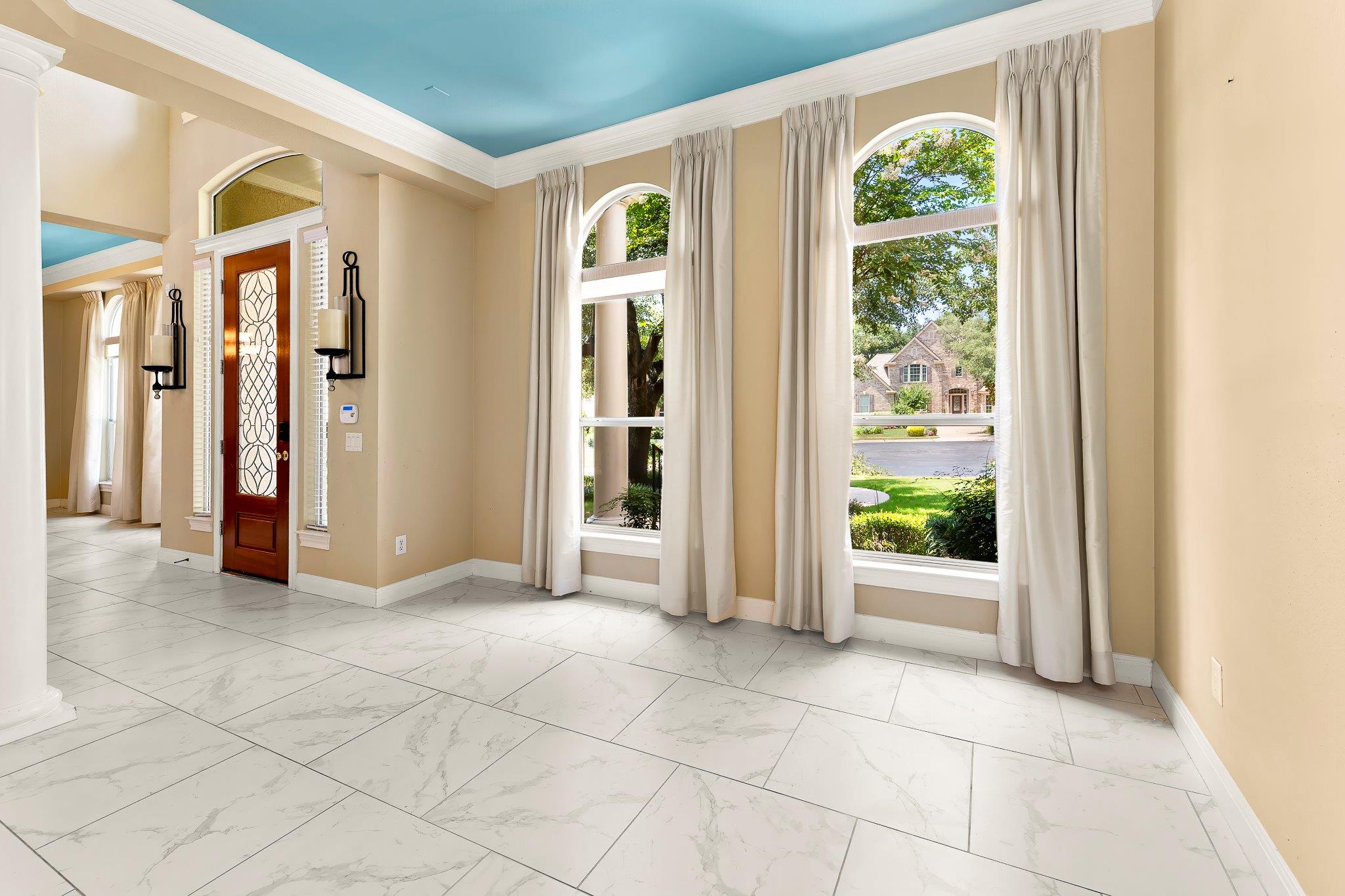 2261 HAMLET CIR