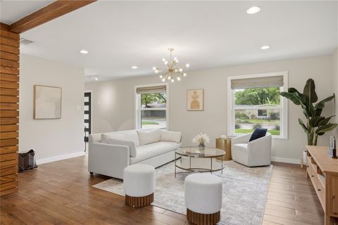 Photo of 6802 Pioneer PL, Austin, TX 78757 (MLS # 4130058)