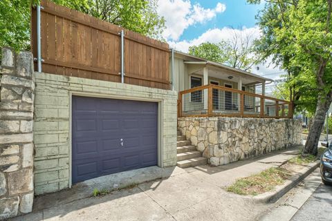 Photo of 705 Waller ST, Austin, TX 78702 (MLS # 4443448)