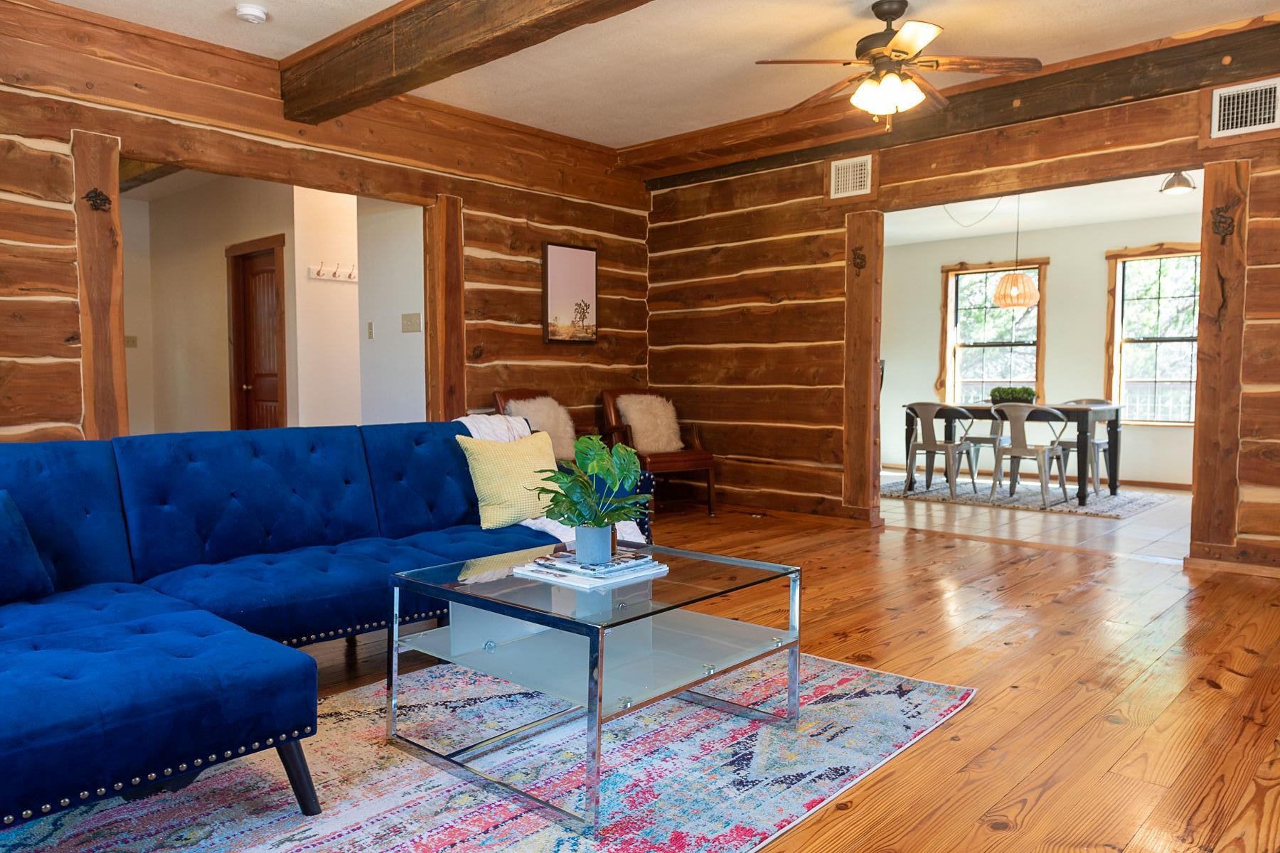 1381 Greenbriar DR